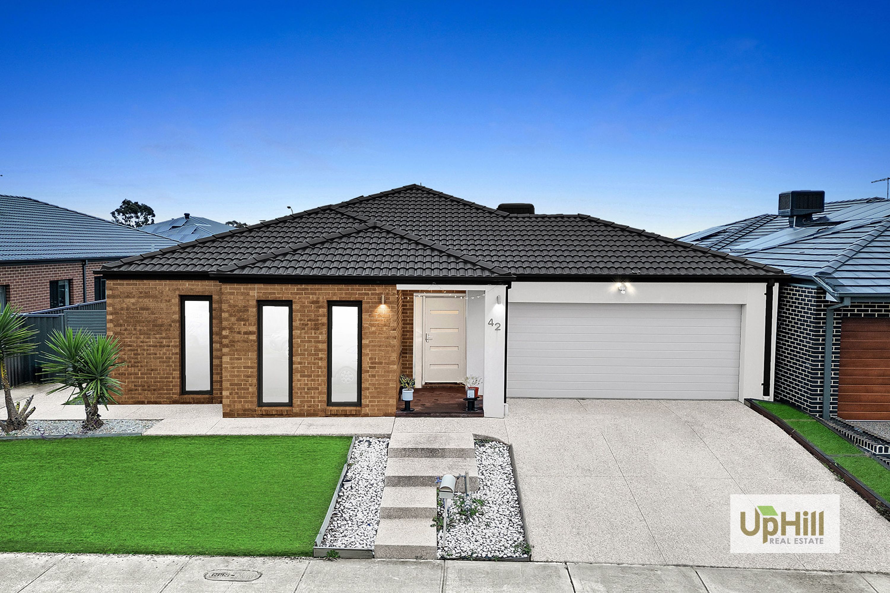 42 Genevieve Circuit, Cranbourne East - Thumbnail 2