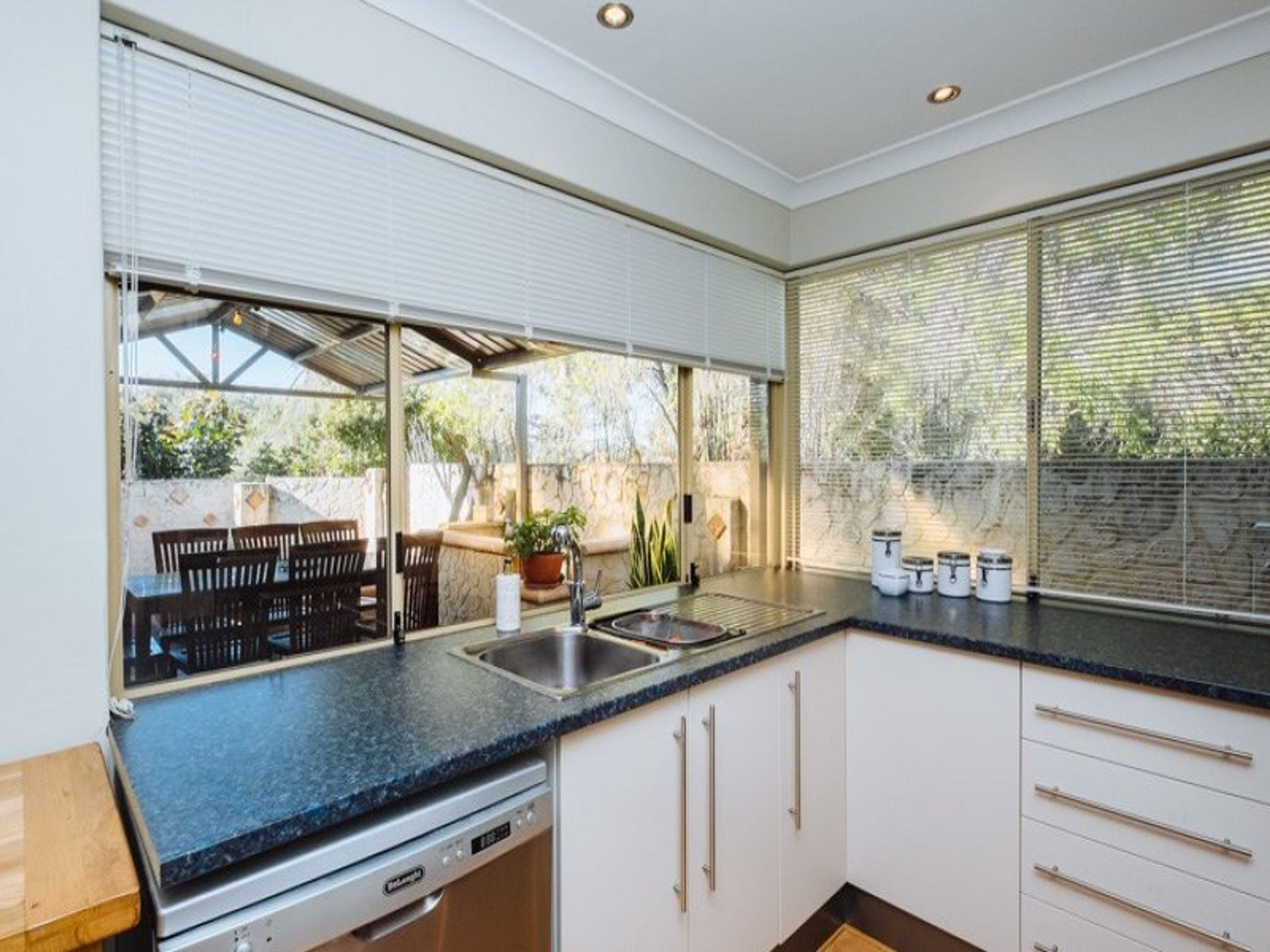 3 Sellenger Court, City Beach, WA 6015, City Beach - Thumbnail 2