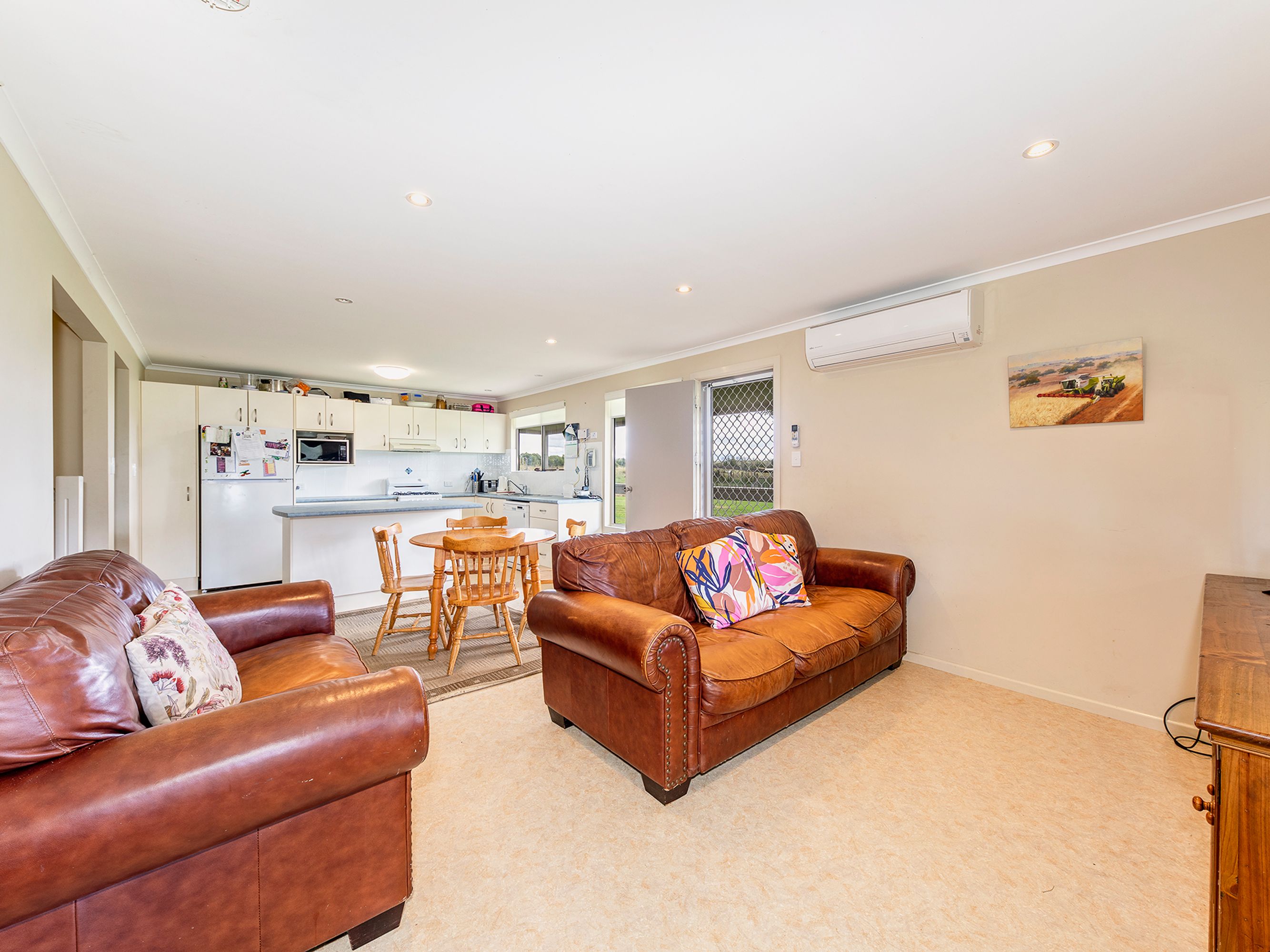32 Reeves Lane, Lawrence - Thumbnail 6