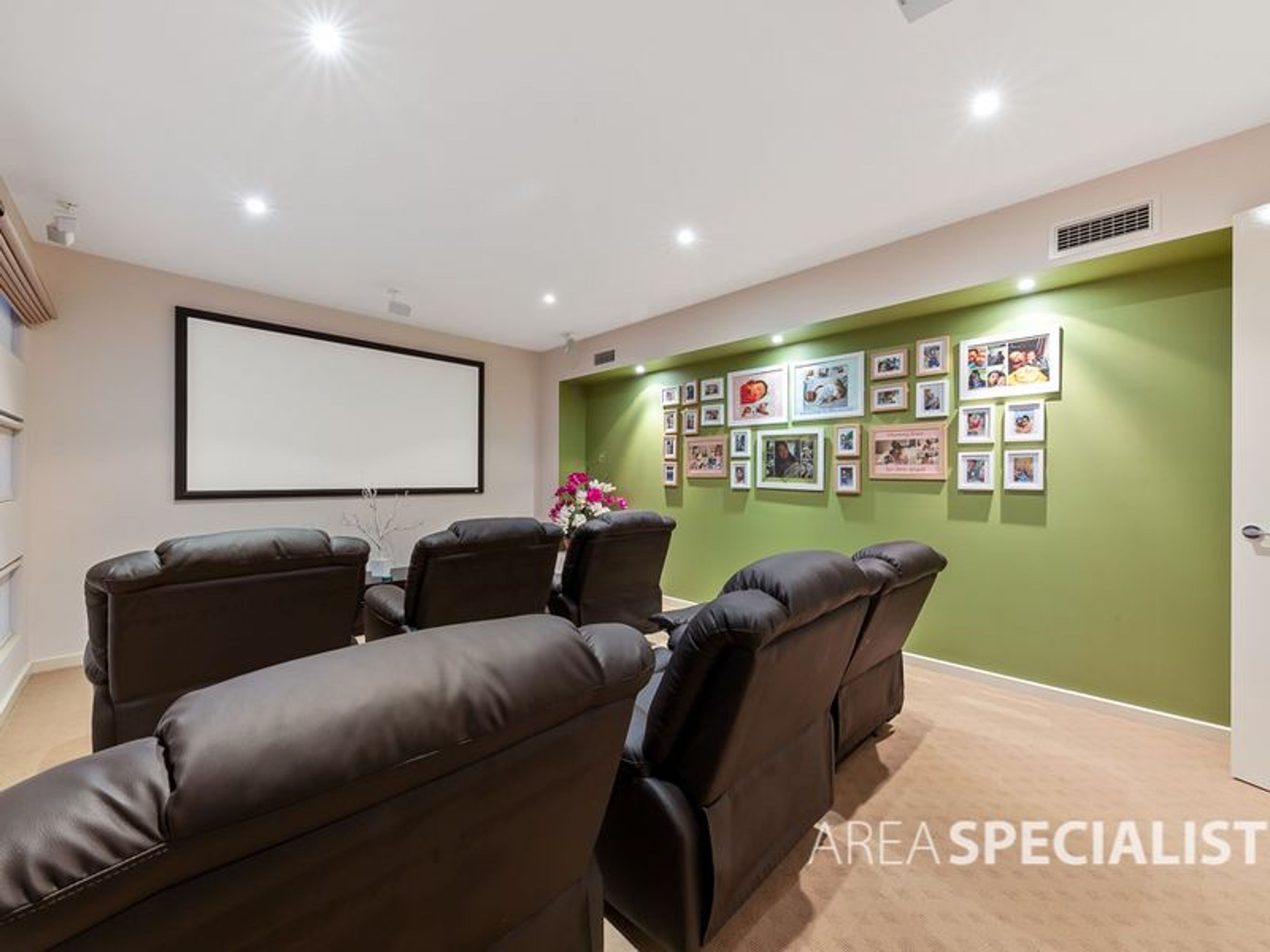 24 Brookglen Boulevard, Cairnlea VIC 3023, Cairnlea - Thumbnail 5