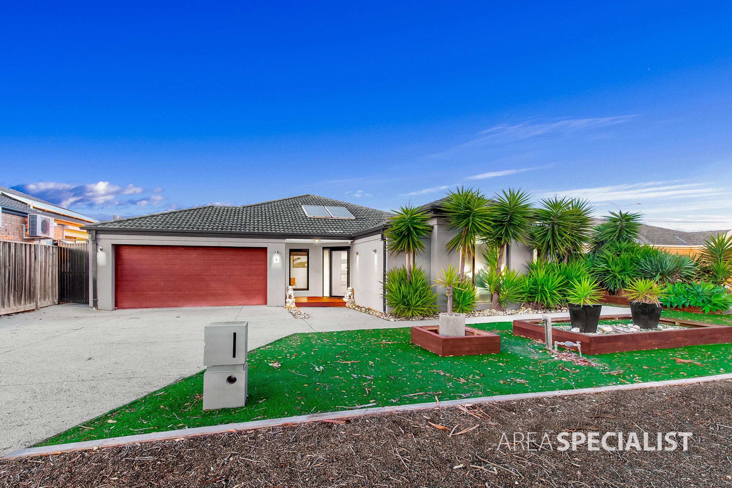 5 St James Close, Burnside Heights VIC 3023, Burnside Heights - Thumbnail 2