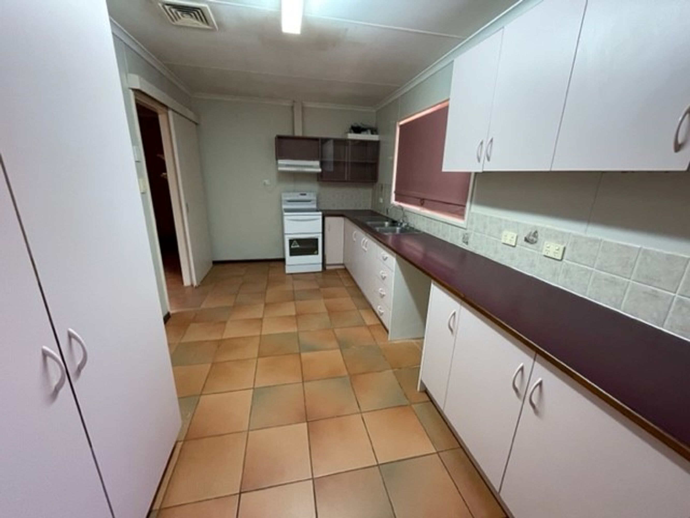 10 Nanba Street, Newman, Newman - Thumbnail 4