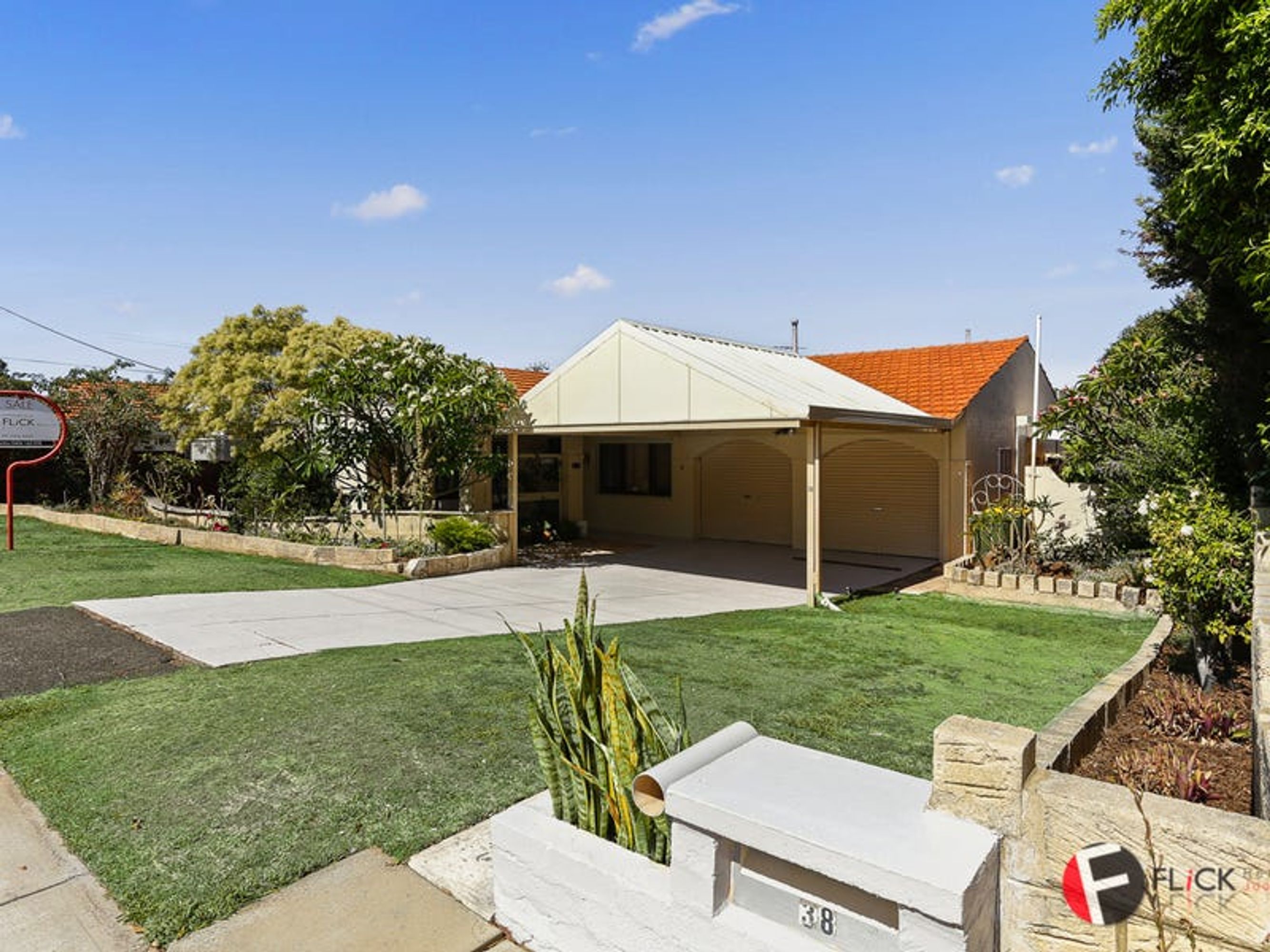 38 Glengarry Dr, Duncraig, Duncraig - Image 1