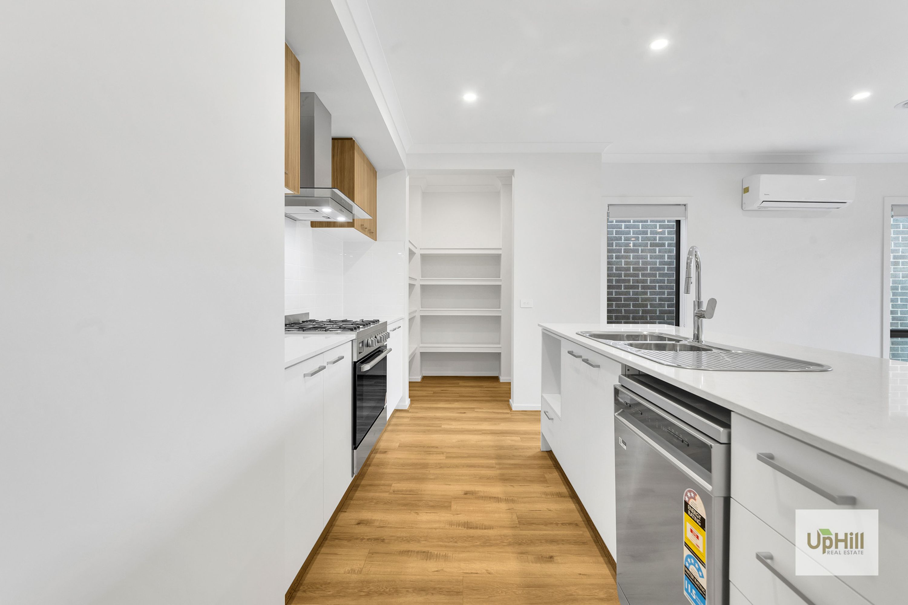 16 Peak St, Clyde North - Thumbnail 3