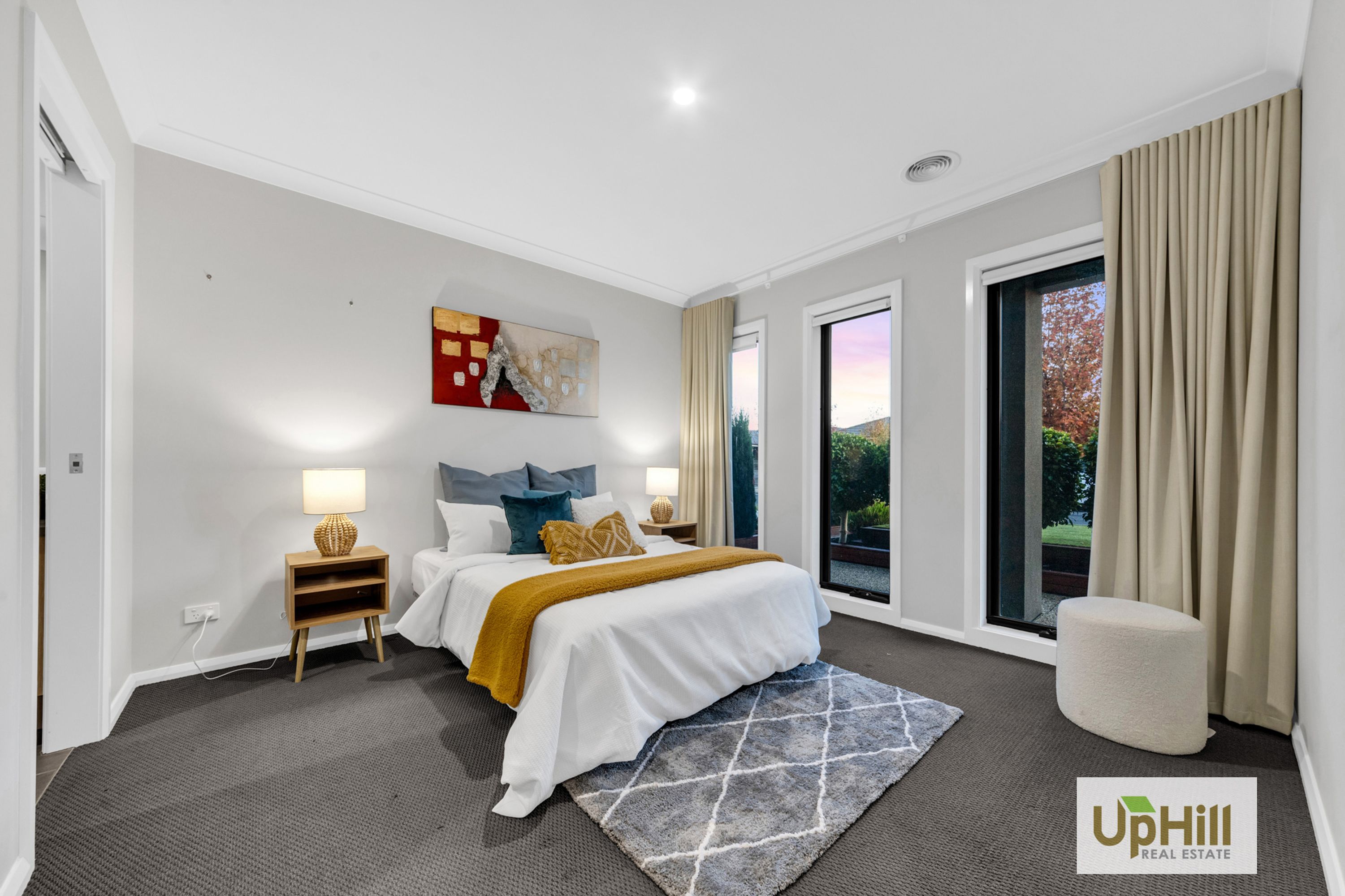 14 Outfield Road, Clyde - Thumbnail 2