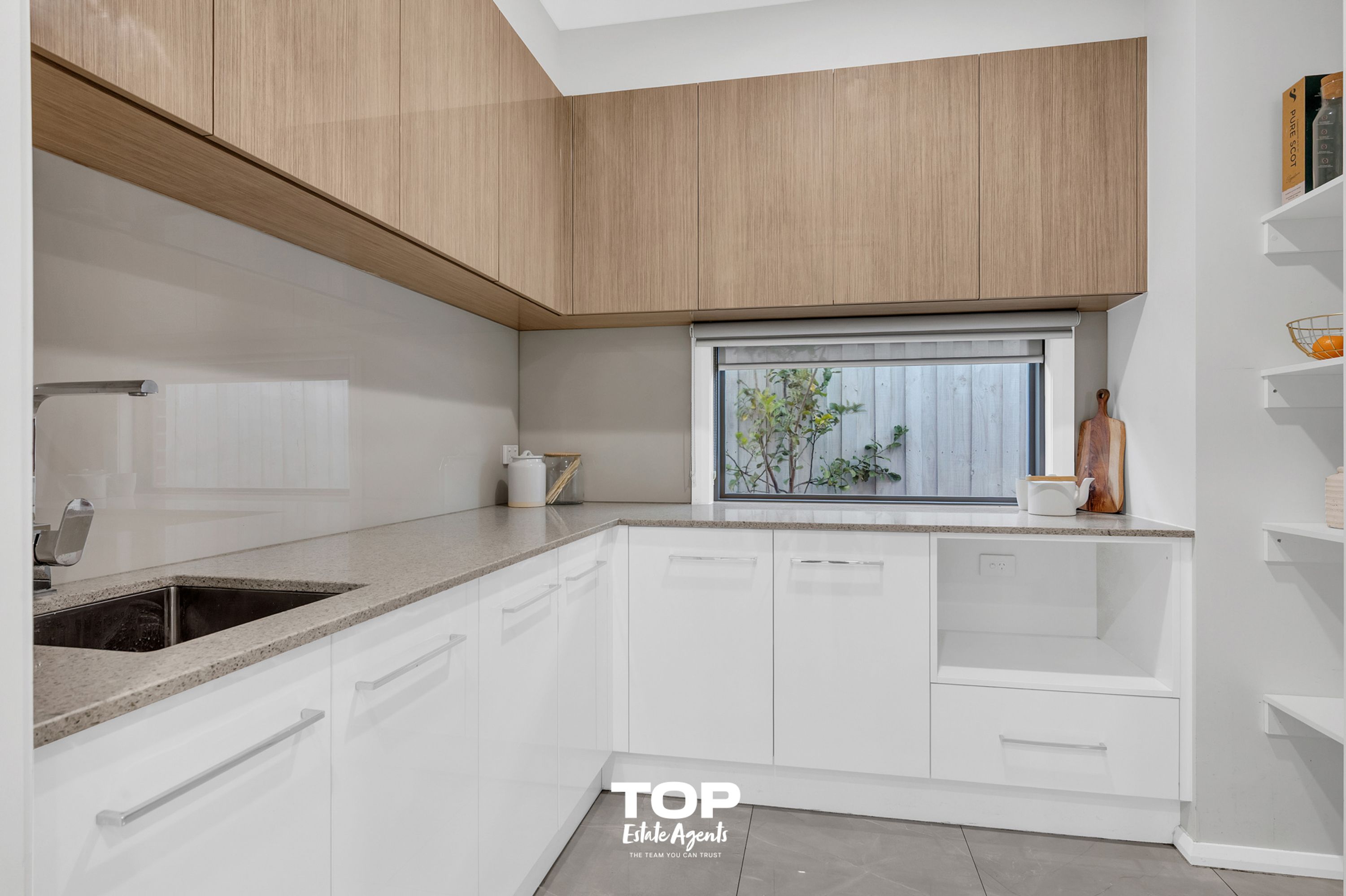 23 Orpington Drive, Clyde North - Thumbnail 8