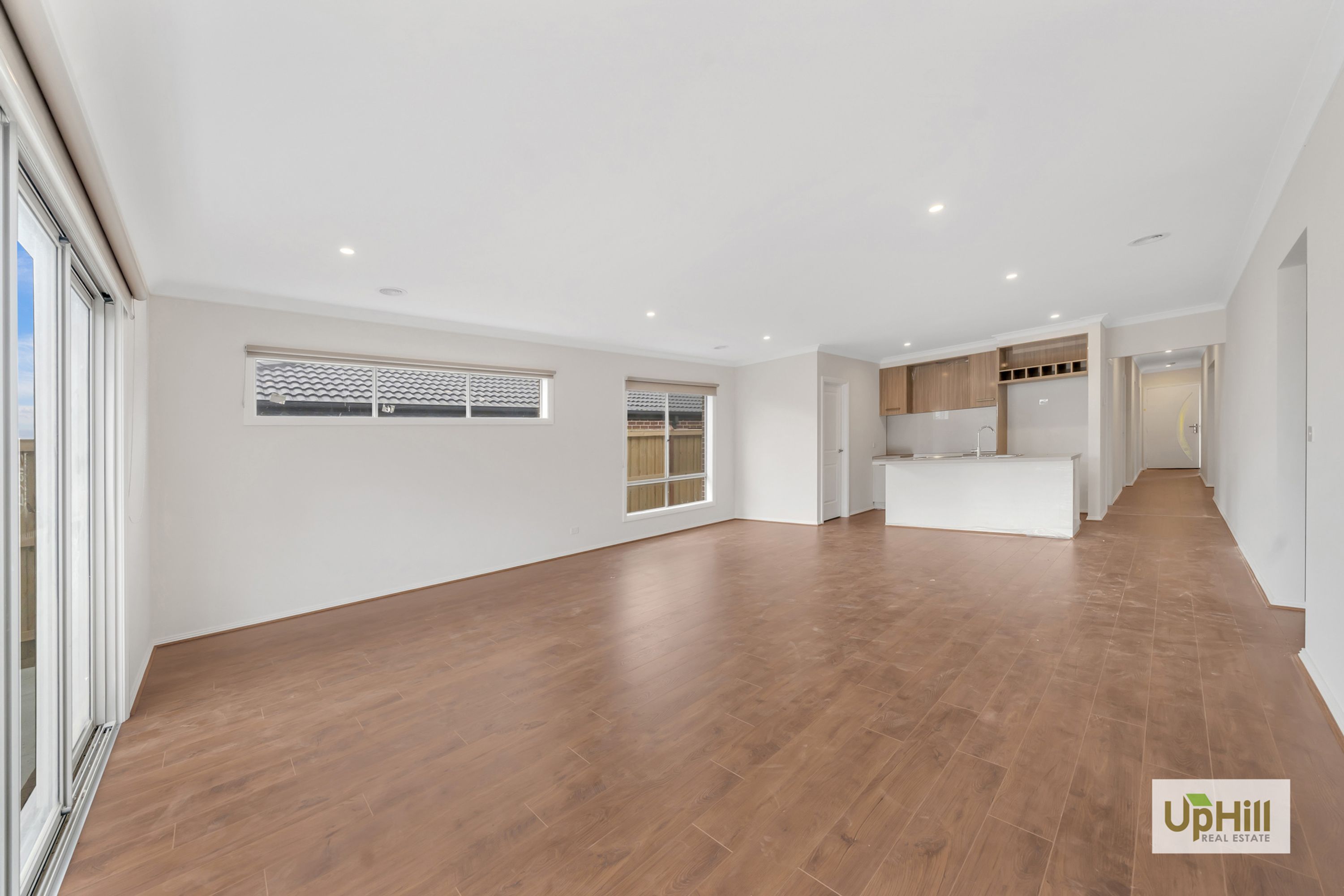 18 Gallant Drive, Clyde North - Thumbnail 8