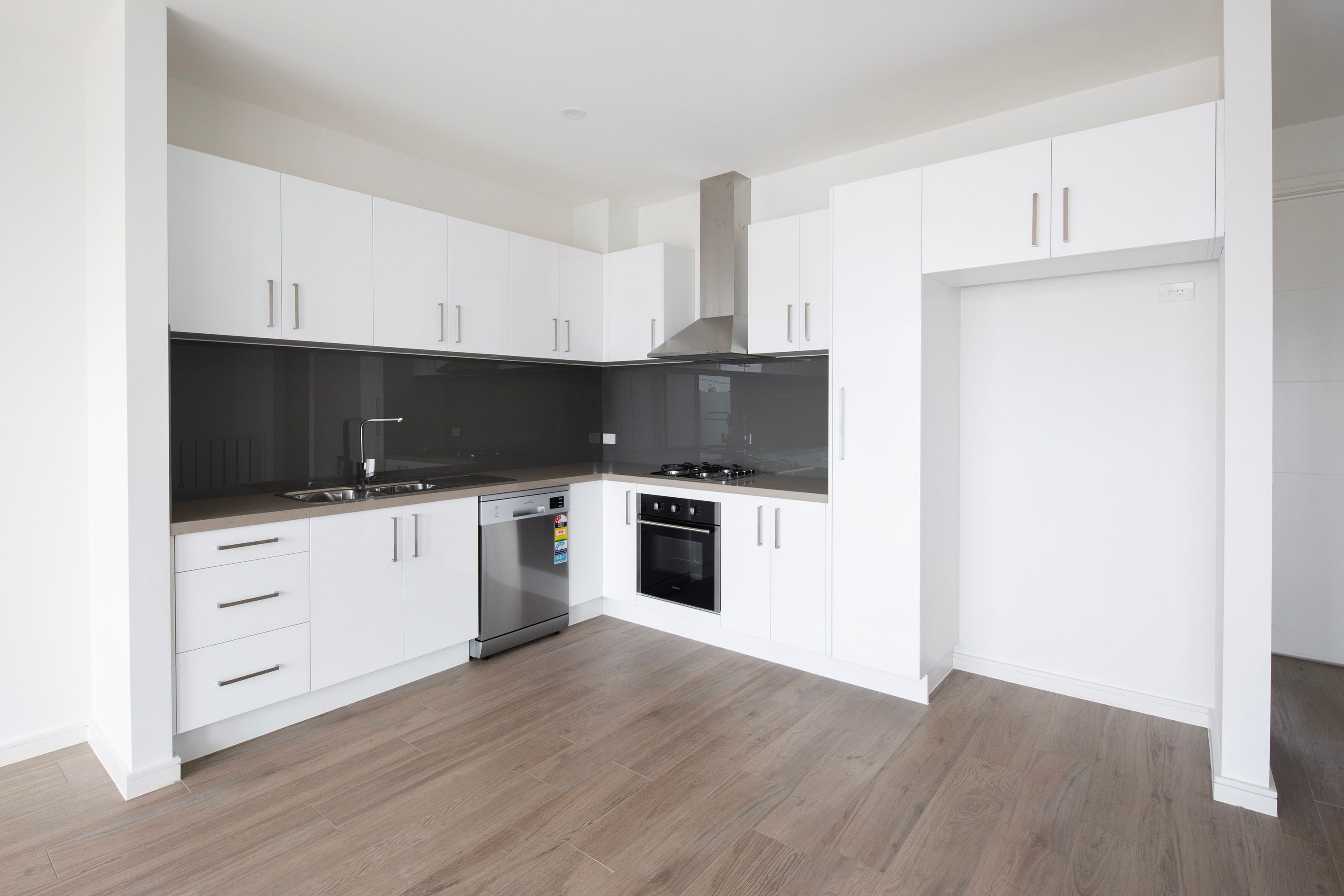 2/63 Royal Avenue, Springvale - Thumbnail 5