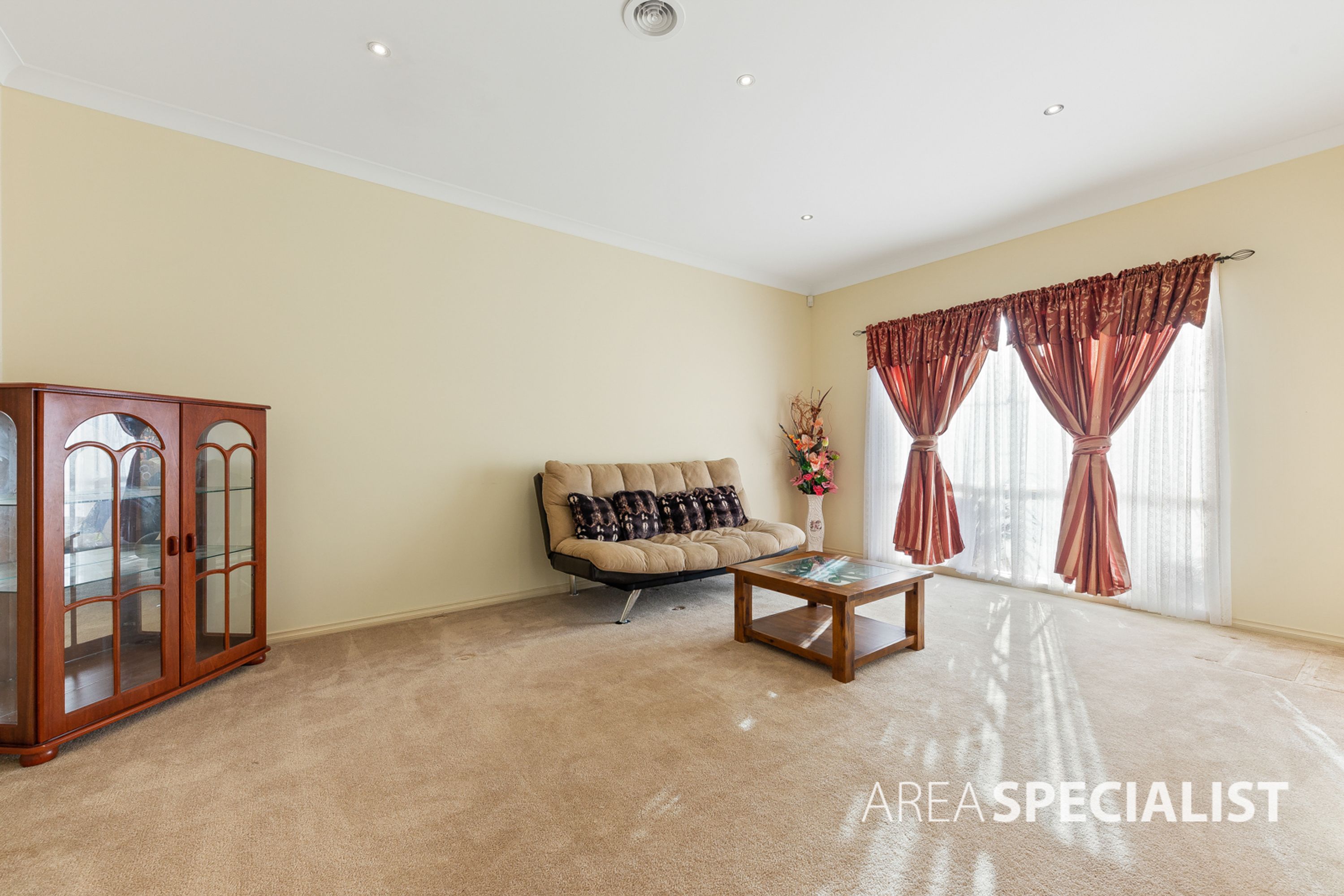 10 Faddie Street, Cairnlea VIC 3023, Cairnlea - Thumbnail 3