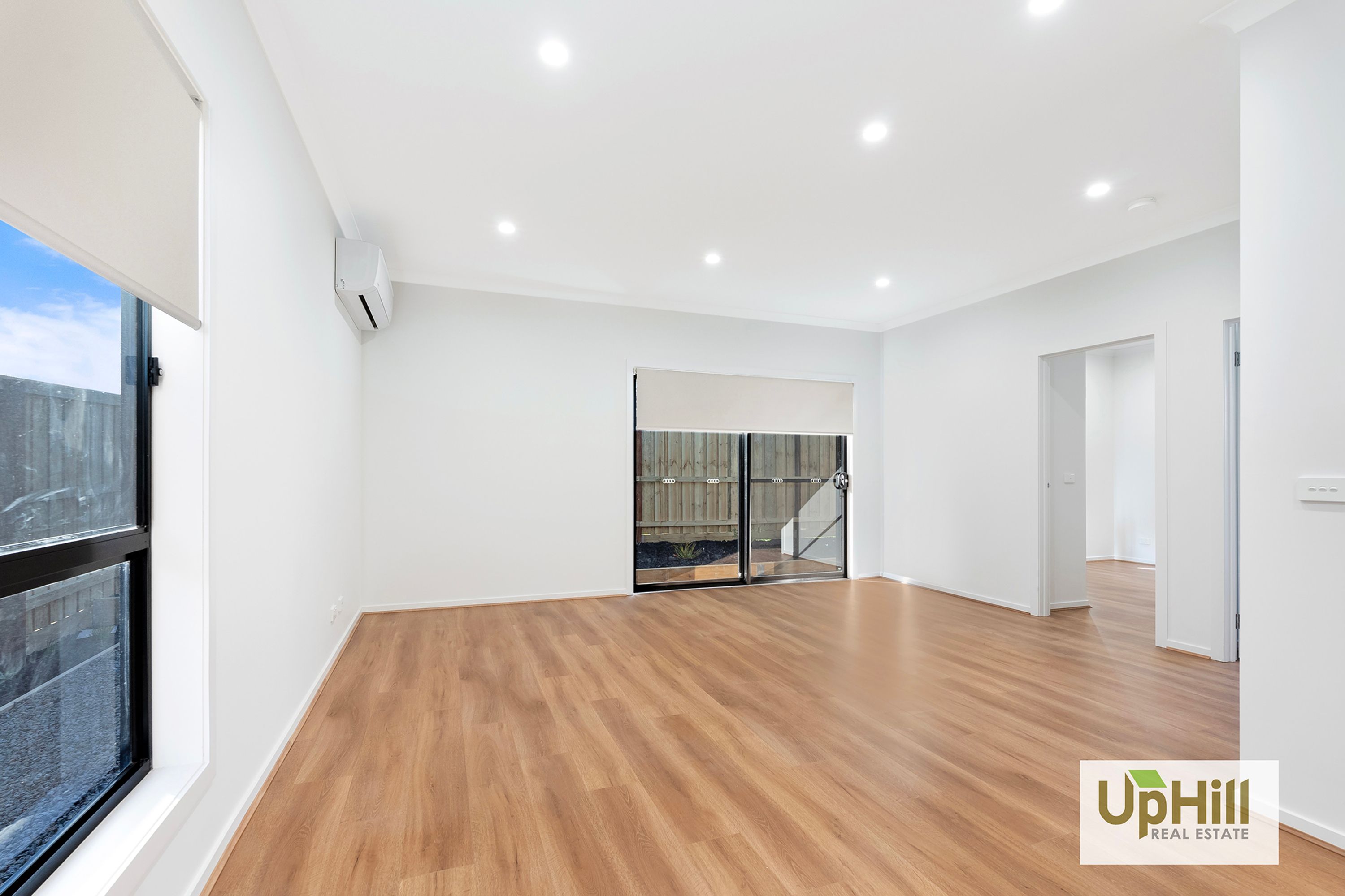 77 Plymouth Boulevard, Clyde North - Thumbnail 8