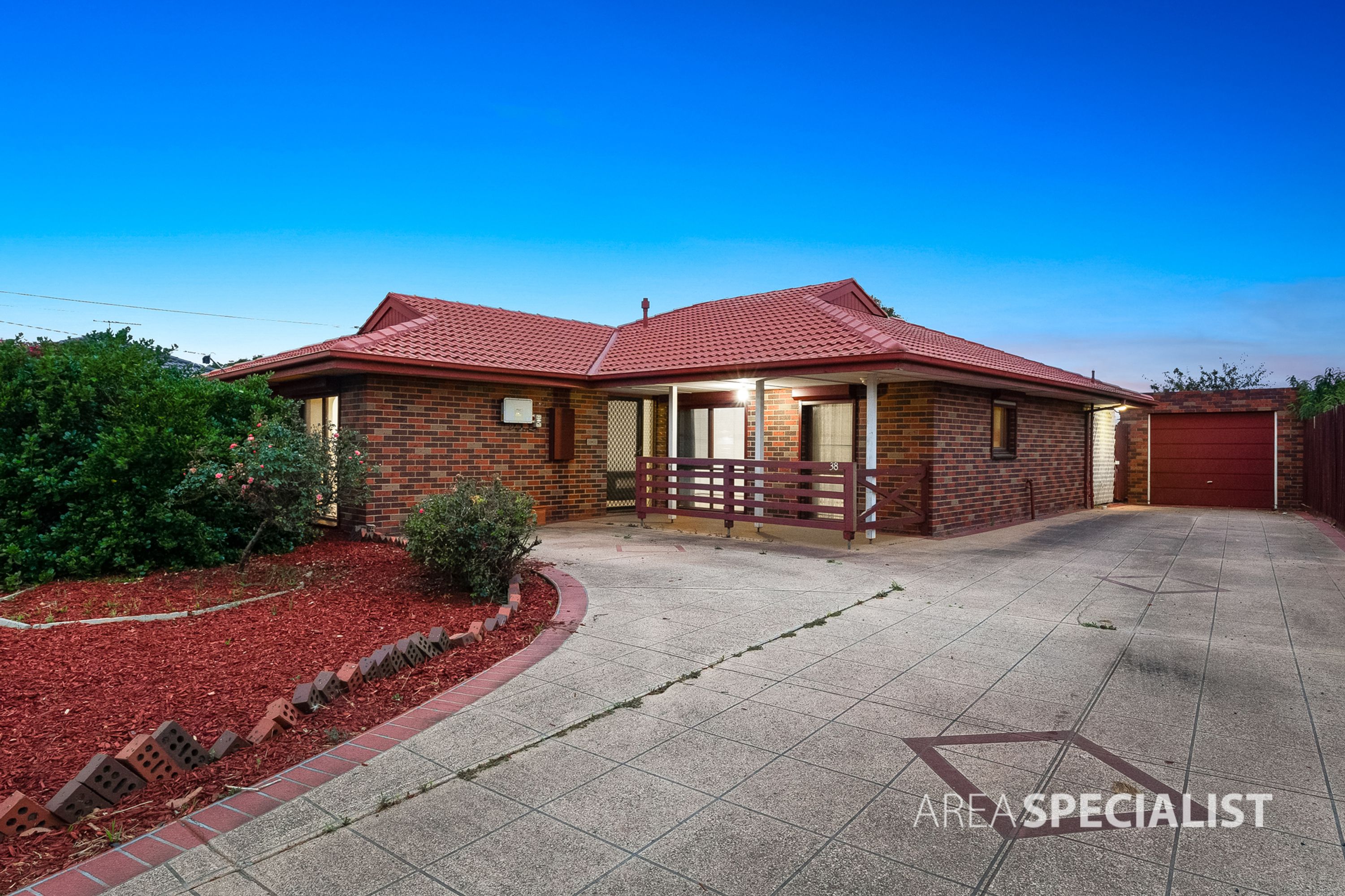 38 Phyllis Parade, Deer Park VIC 3023, Deer Park - Thumbnail 2