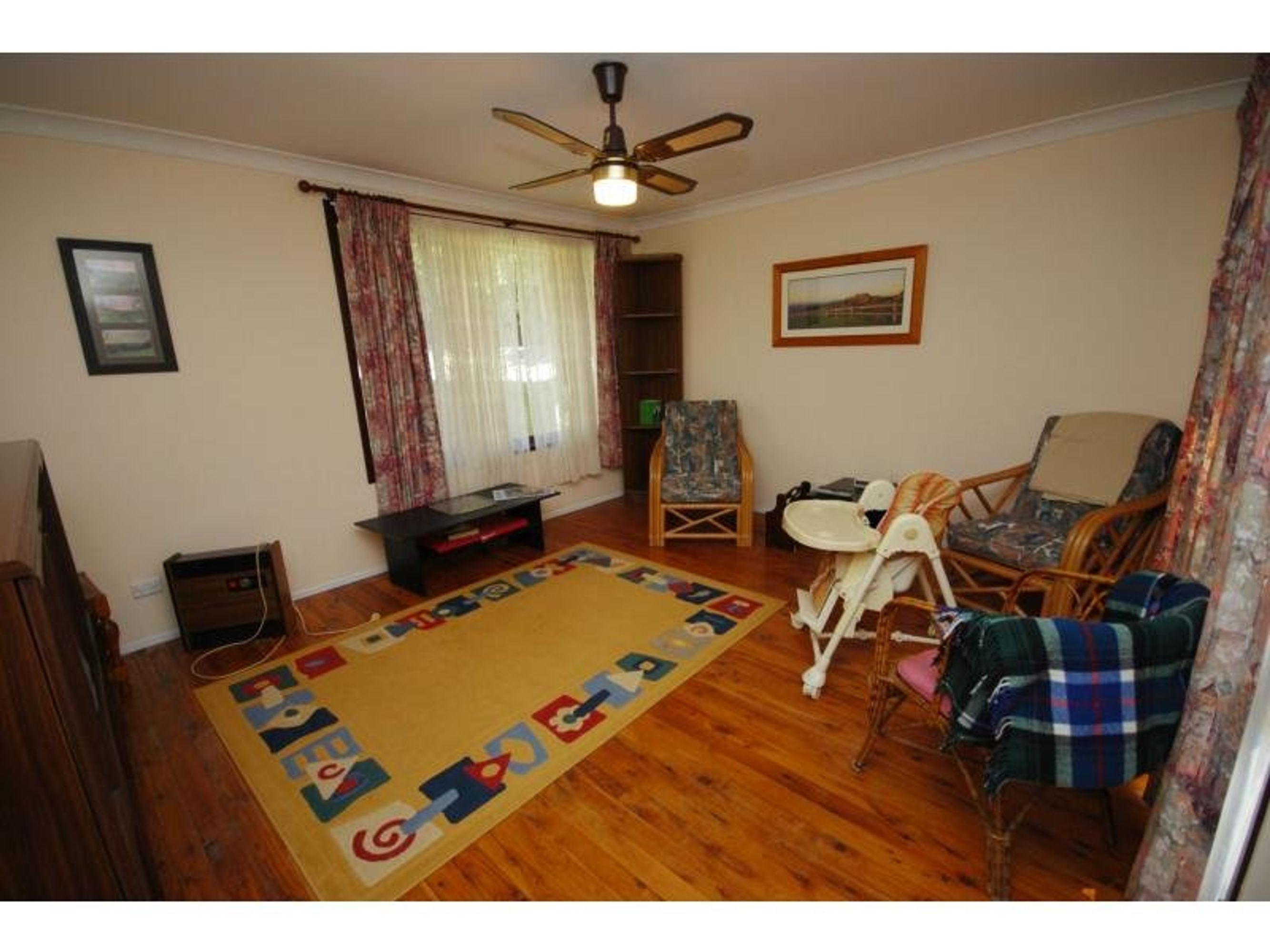 8 Nelson Road, Katoomba - Thumbnail 2