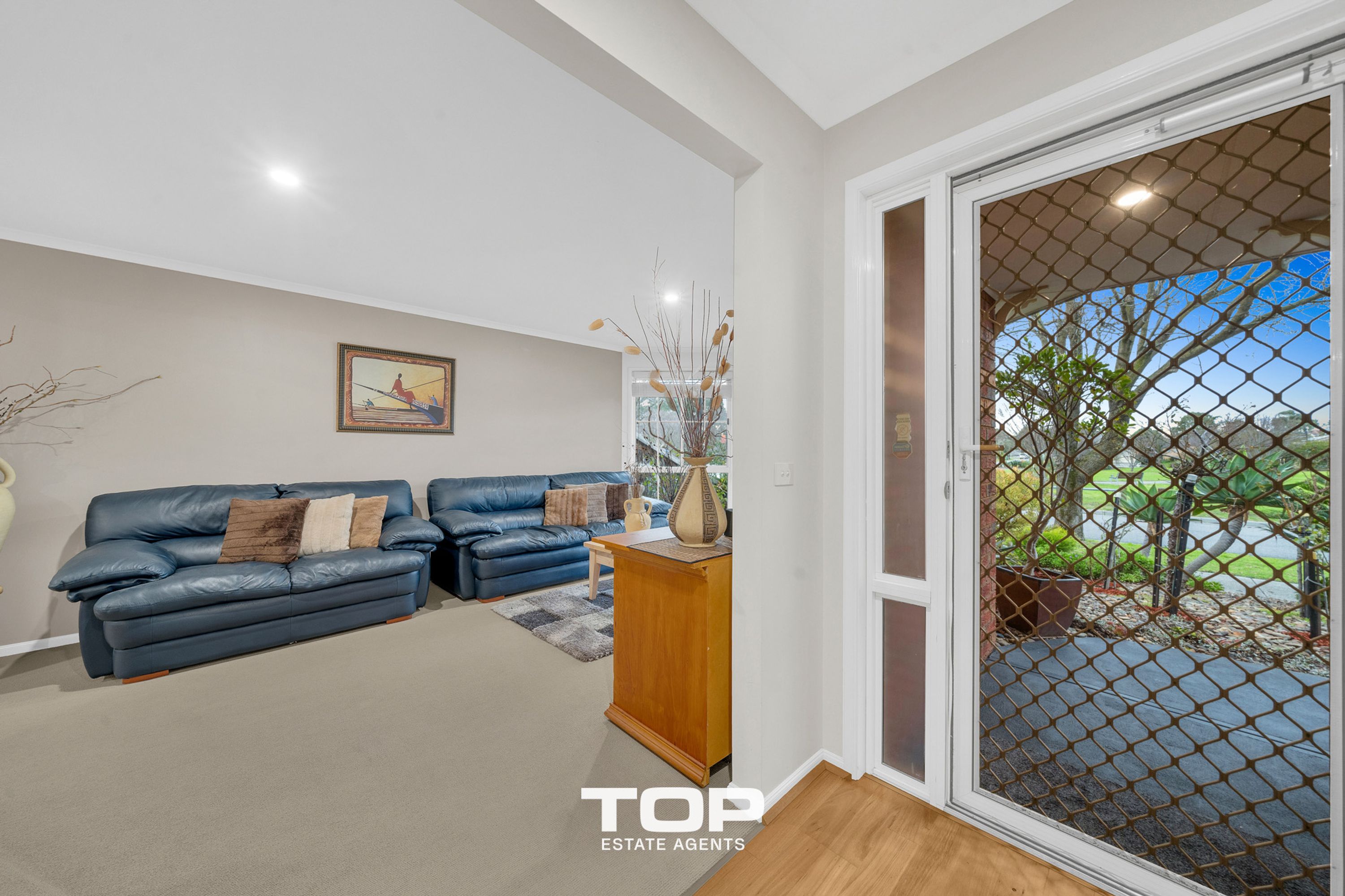 35 Penshurst Way, Cranbourne North - Thumbnail 3