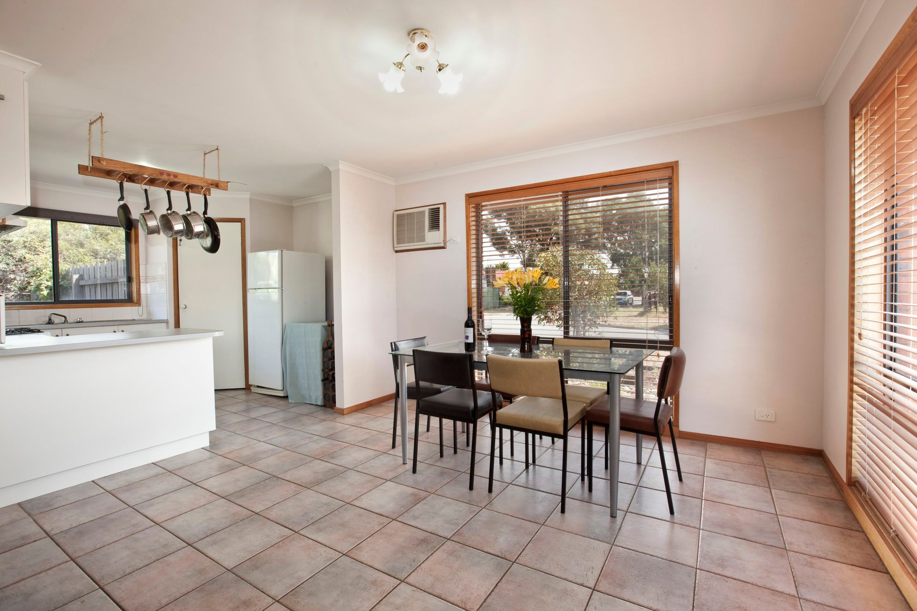 33 Danube Drive, Werribee, VIC 3030, Werribee - Thumbnail 2