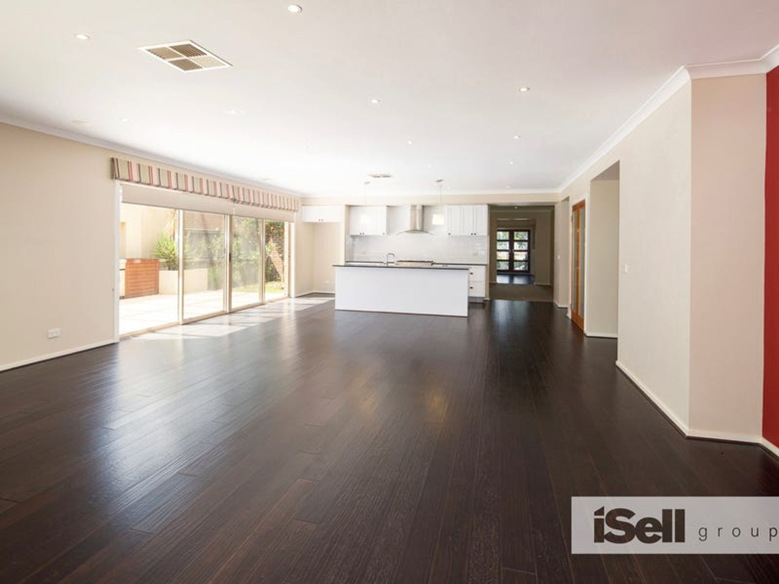 10 Mountainview Boulevard, Cranbourne North - Thumbnail 4
