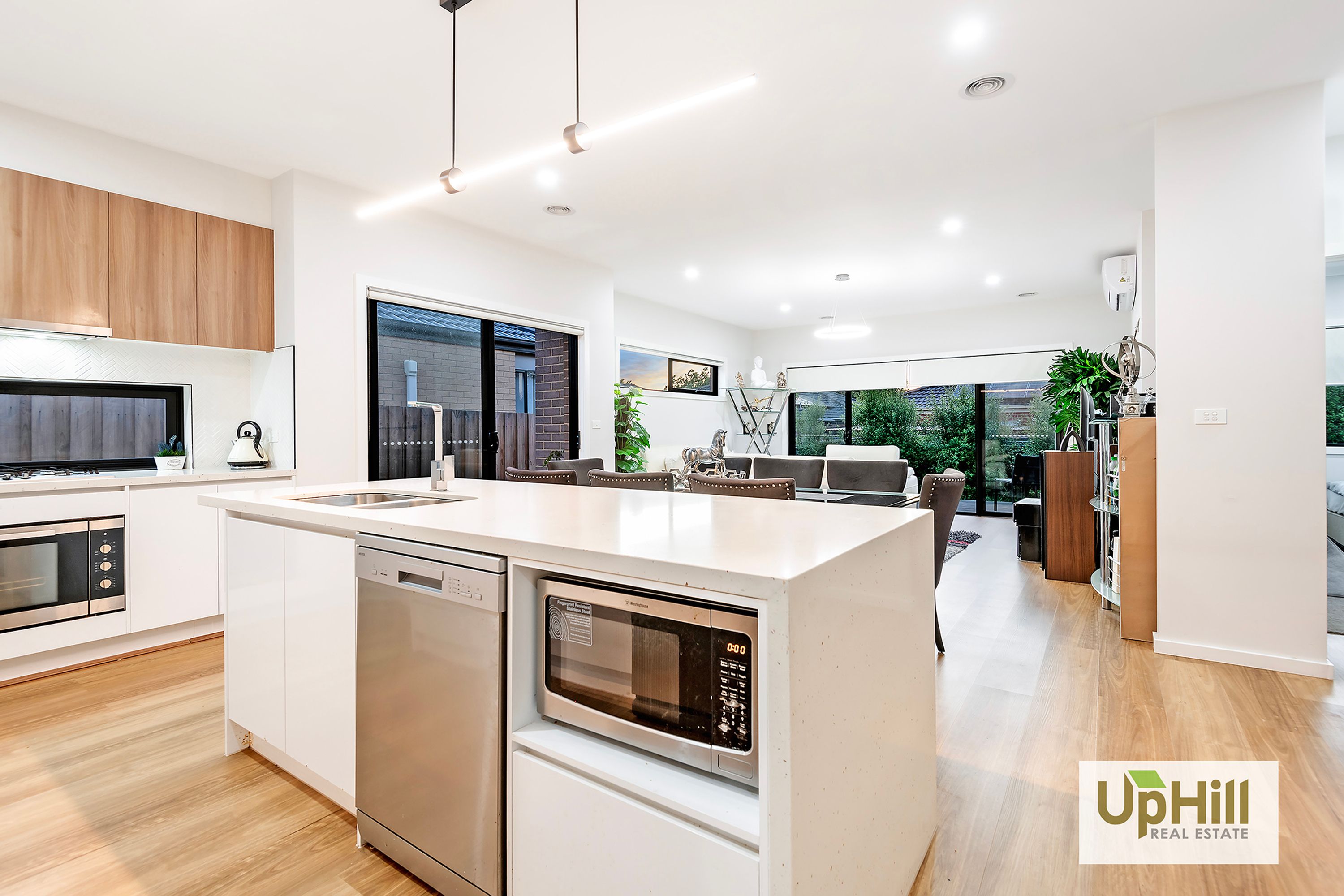 19 Merlot Way, Clyde North - Thumbnail 6