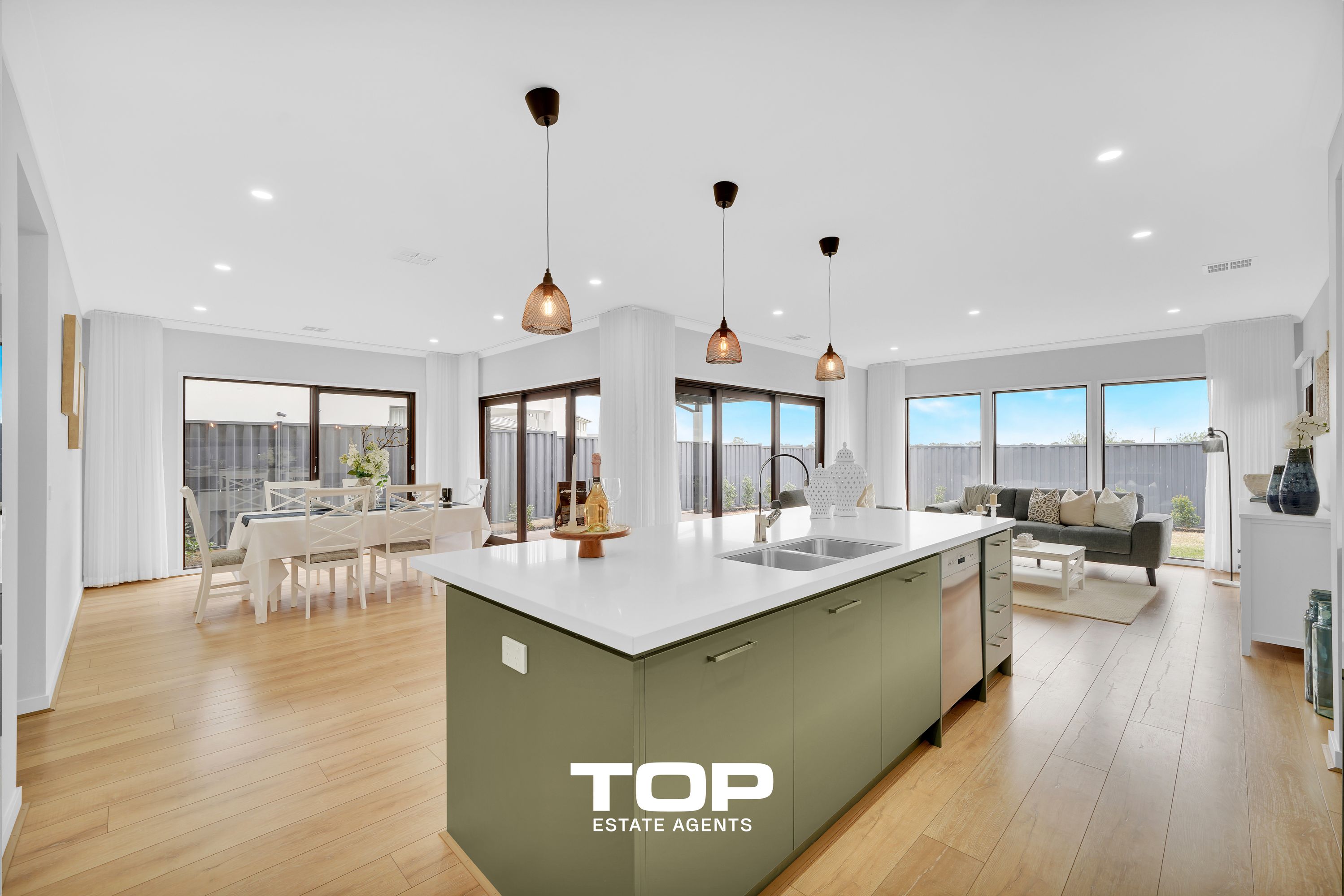 15 Shearjoy Loop, Clyde North - Thumbnail 5