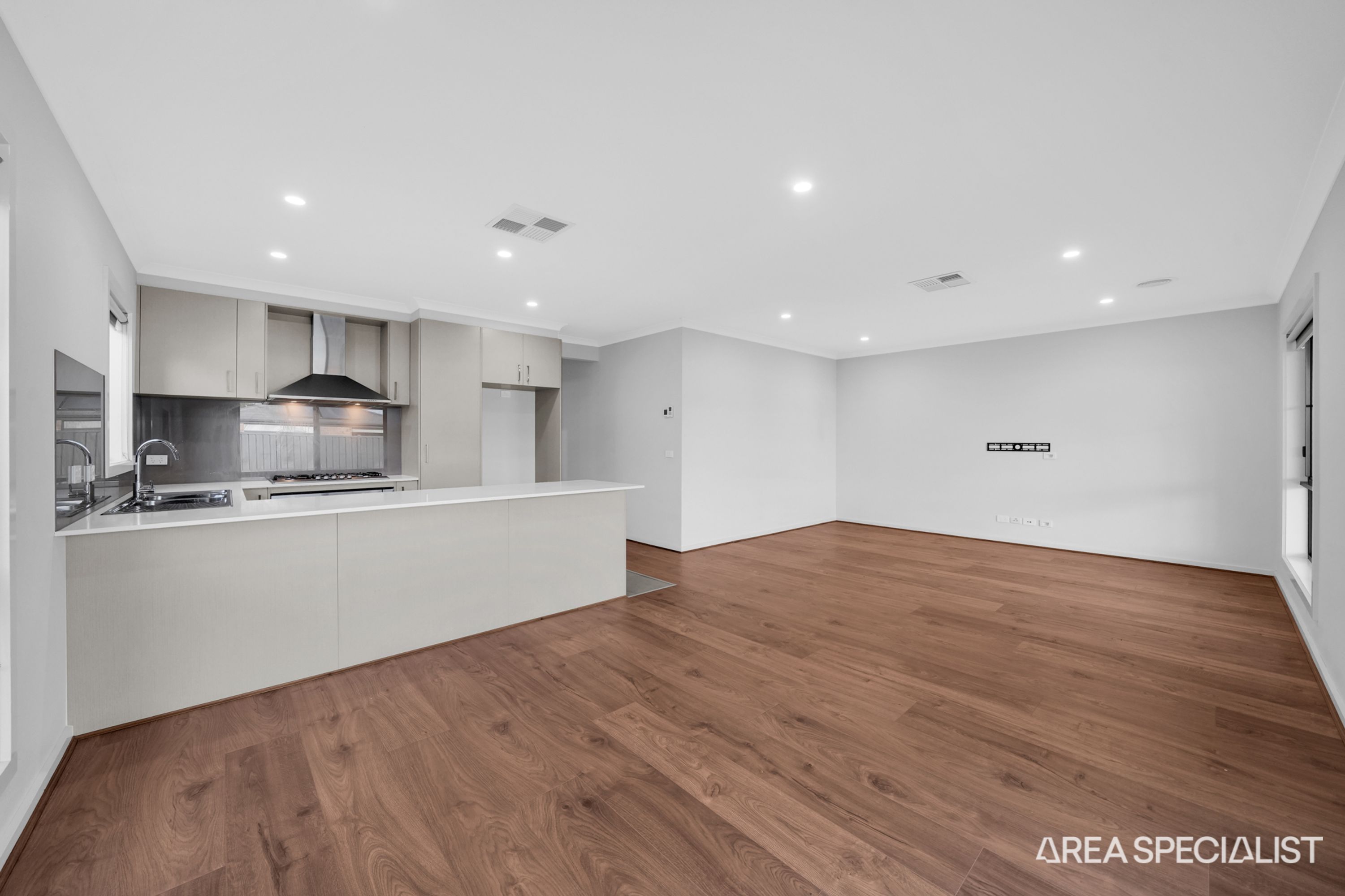 75 Willandra Boulevard, Harkness, Harkness - Thumbnail 3