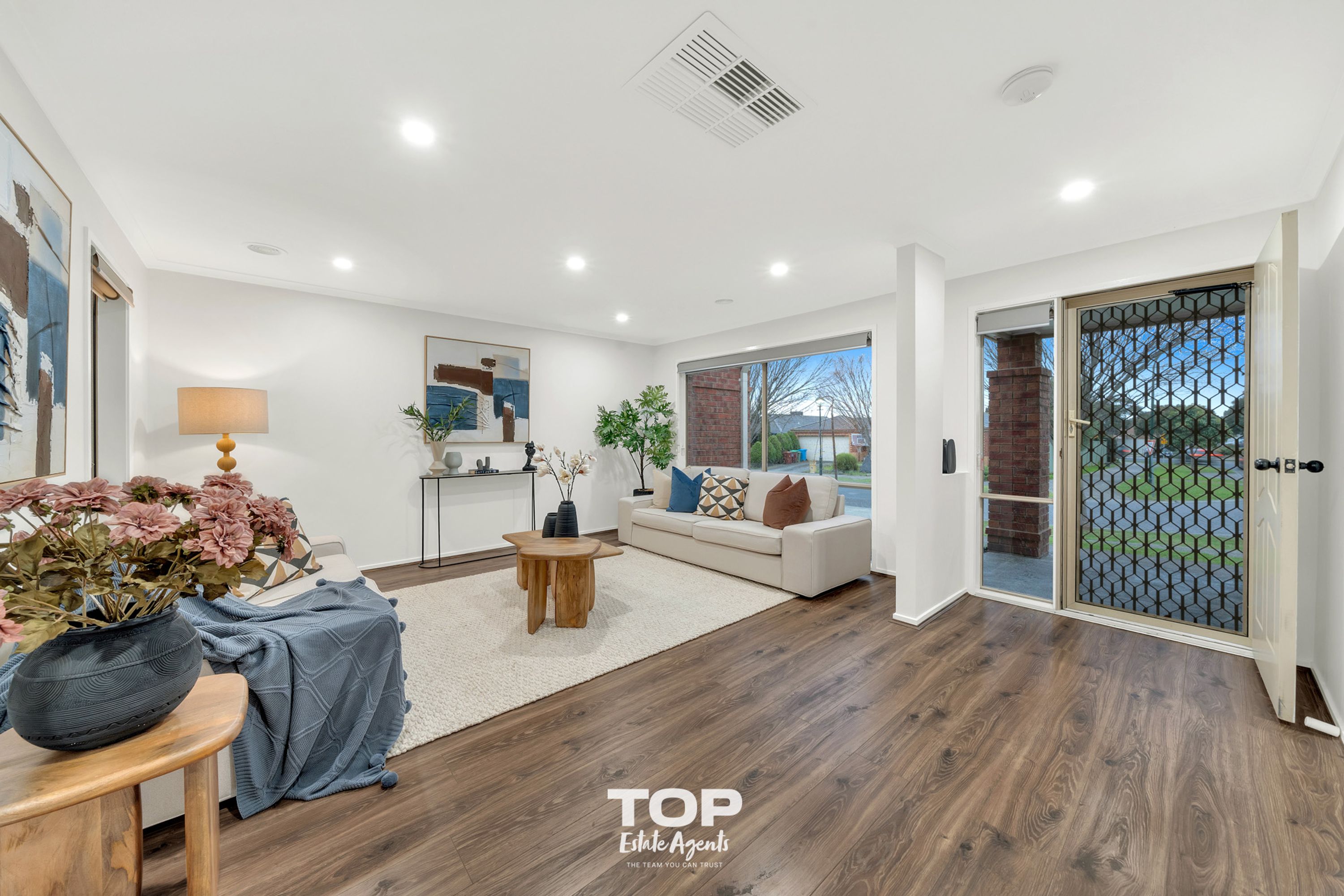 53 Briarcrest Drive, Cranbourne East - Thumbnail 2