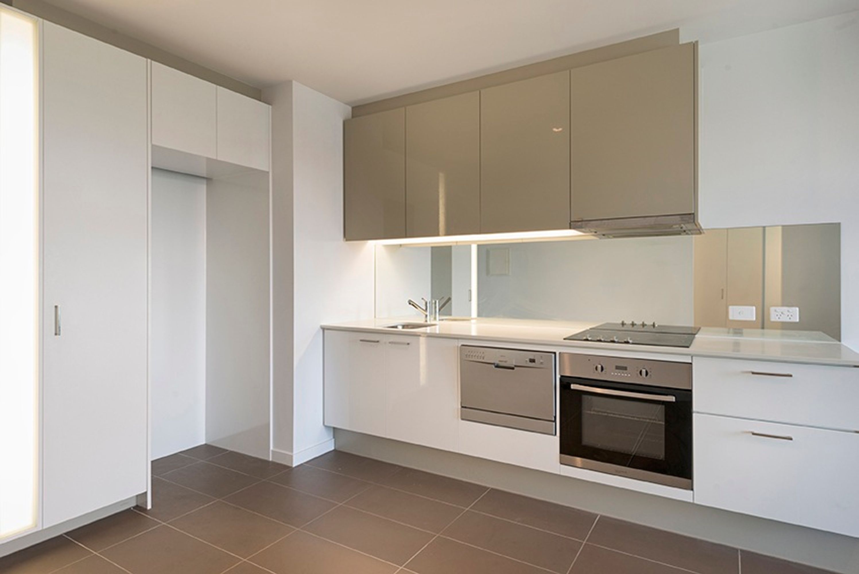 1312/220 Spencer St, Melbourne - Thumbnail 2