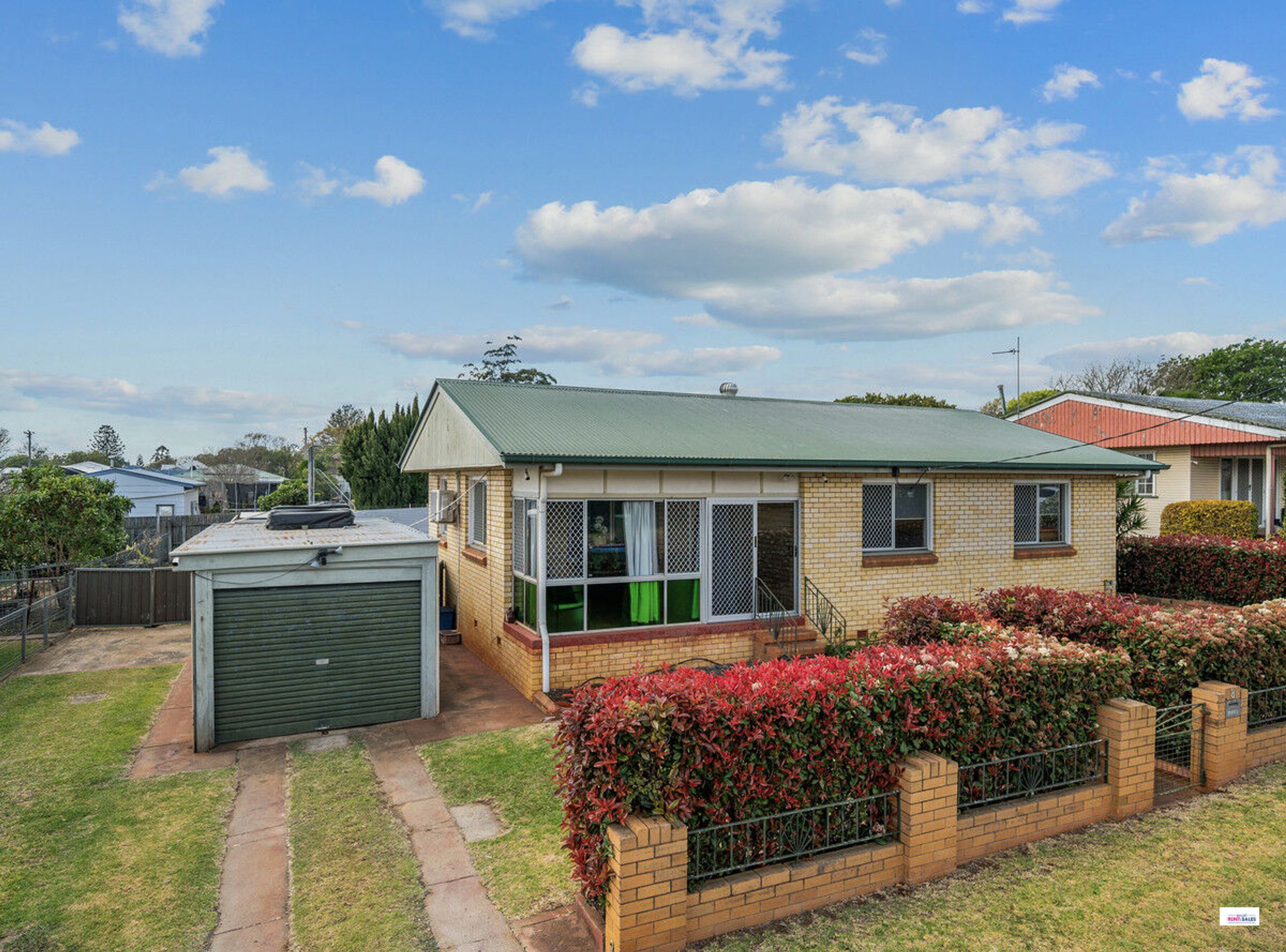 8 Leawarra Street, Wilsonton - Image 1