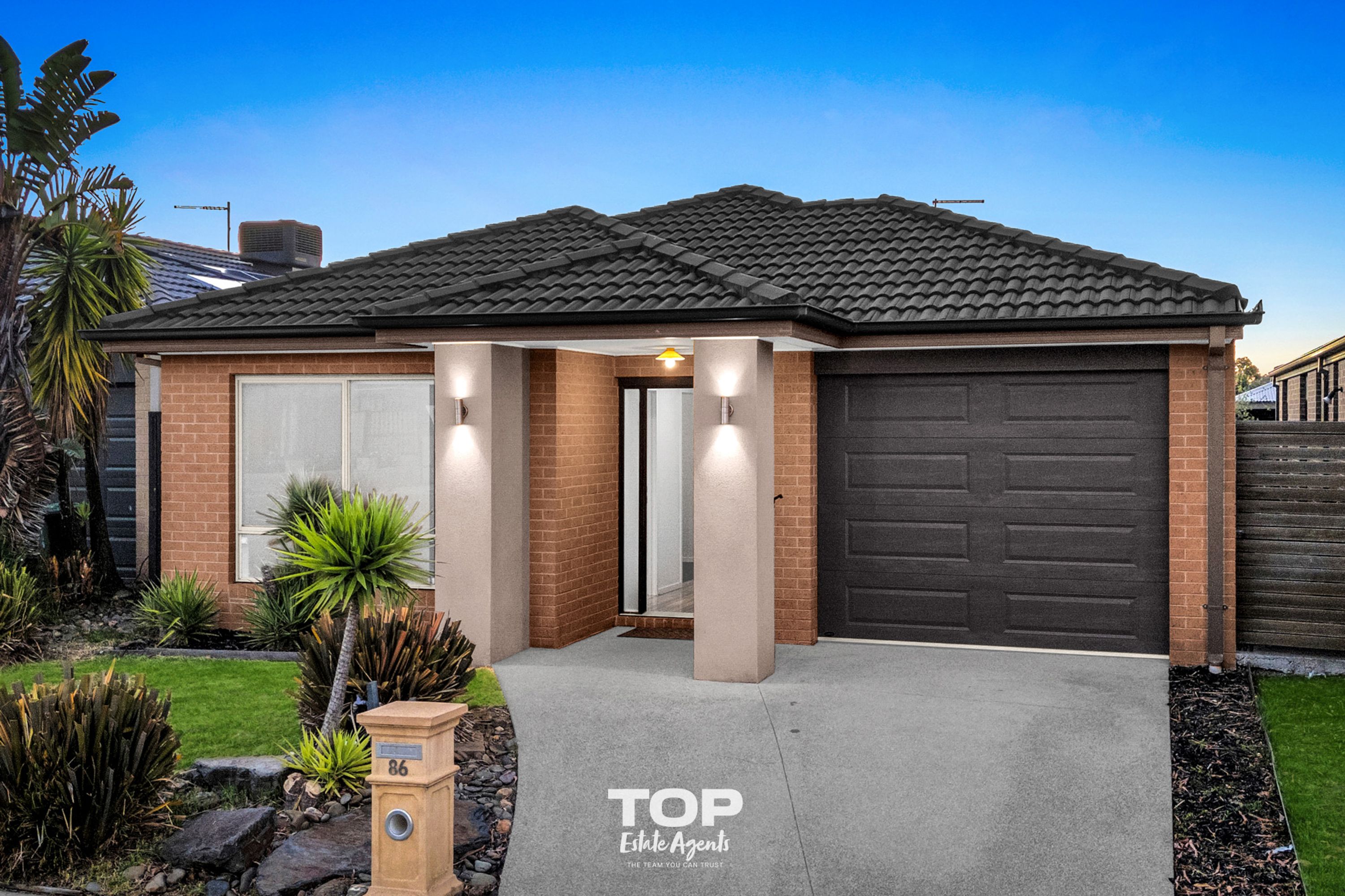 86 Selandra Boulevard, Clyde North - Thumbnail 3