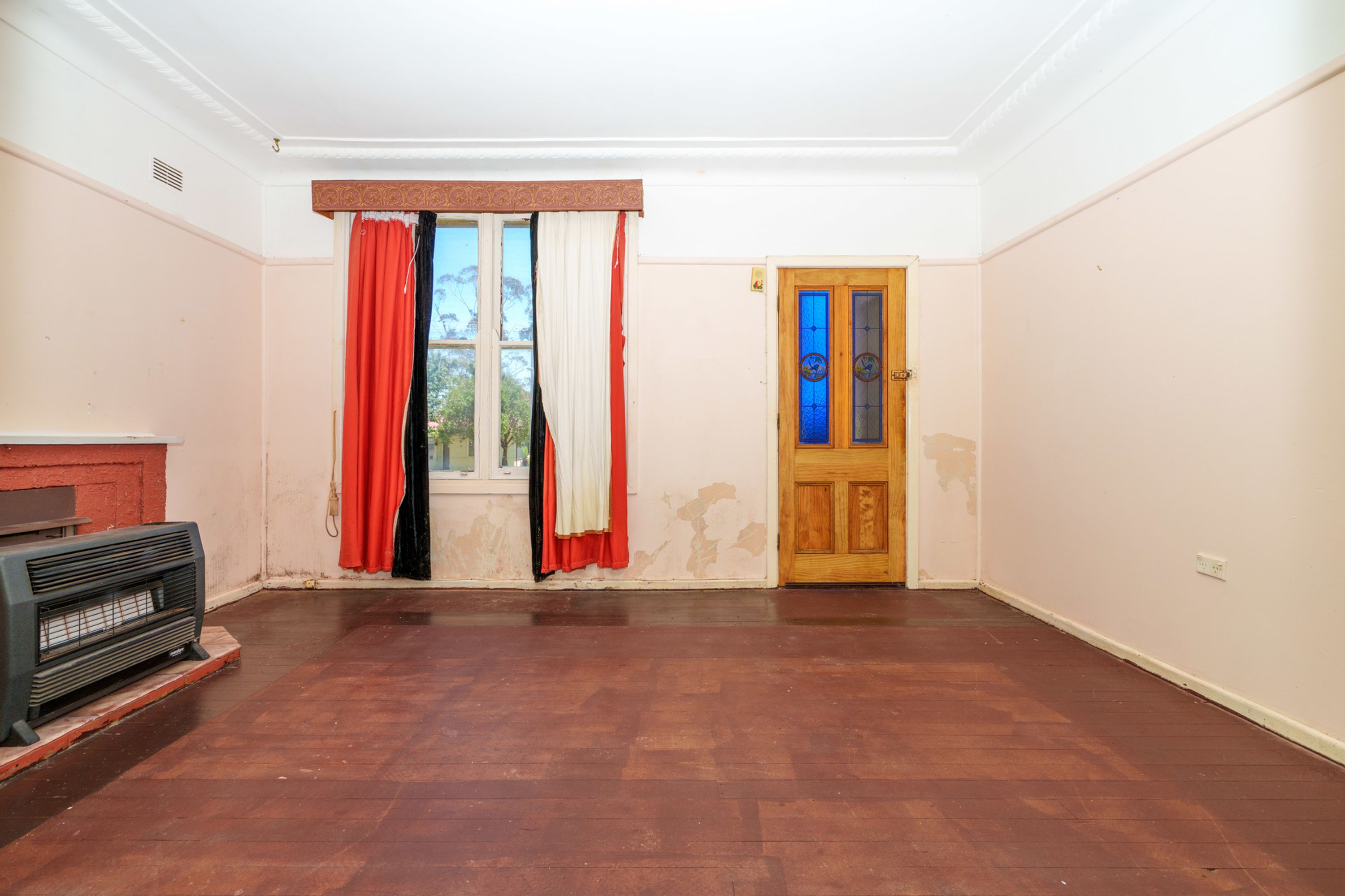 10 Whinmoor Street, Katoomba - Thumbnail 5