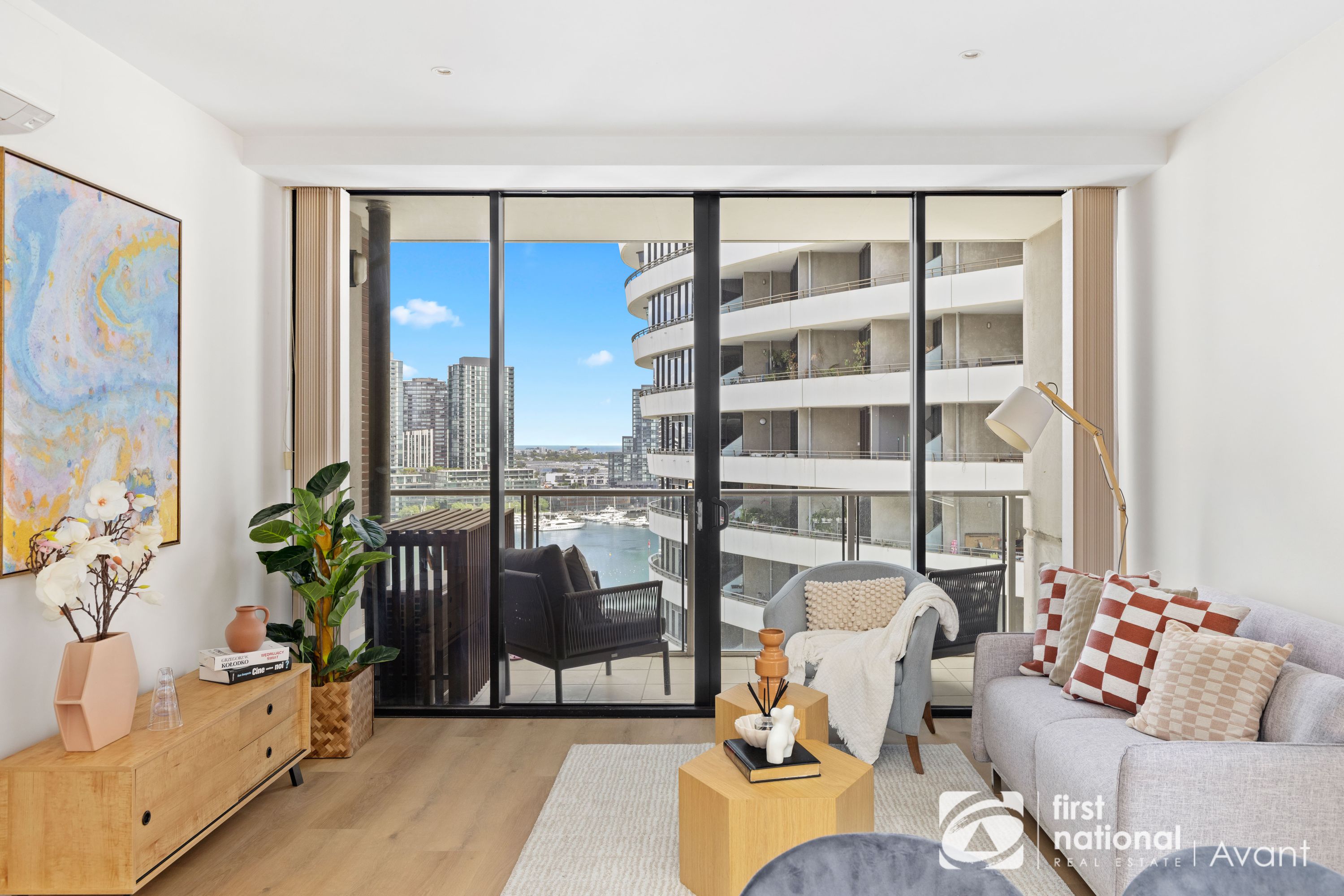 1508/5 Caravel Lane, Docklands - Thumbnail 2