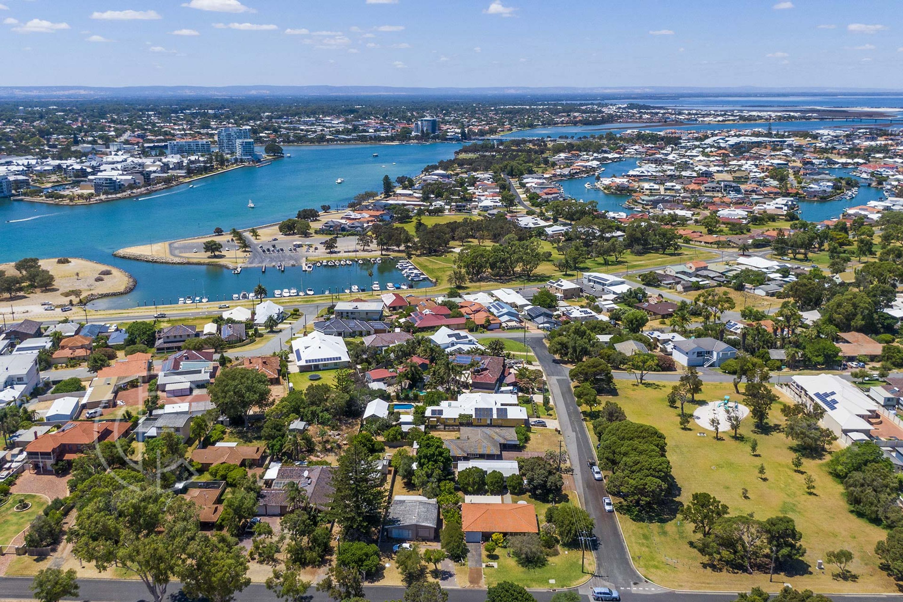 8B Cathryn Street, Halls Head, WA 6210, Halls Head - Thumbnail 5