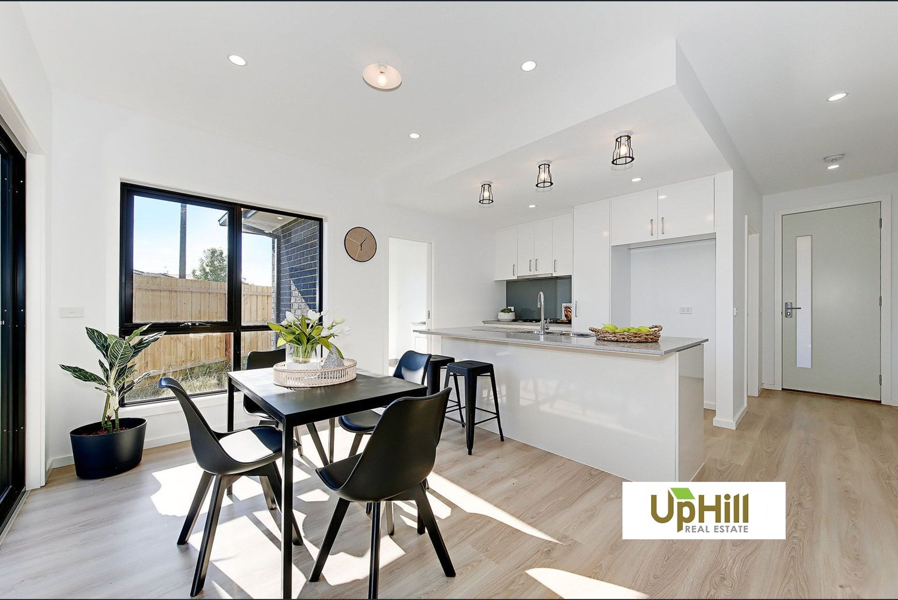 8 PORTIA CIRCUIT, Clyde North - Thumbnail 3
