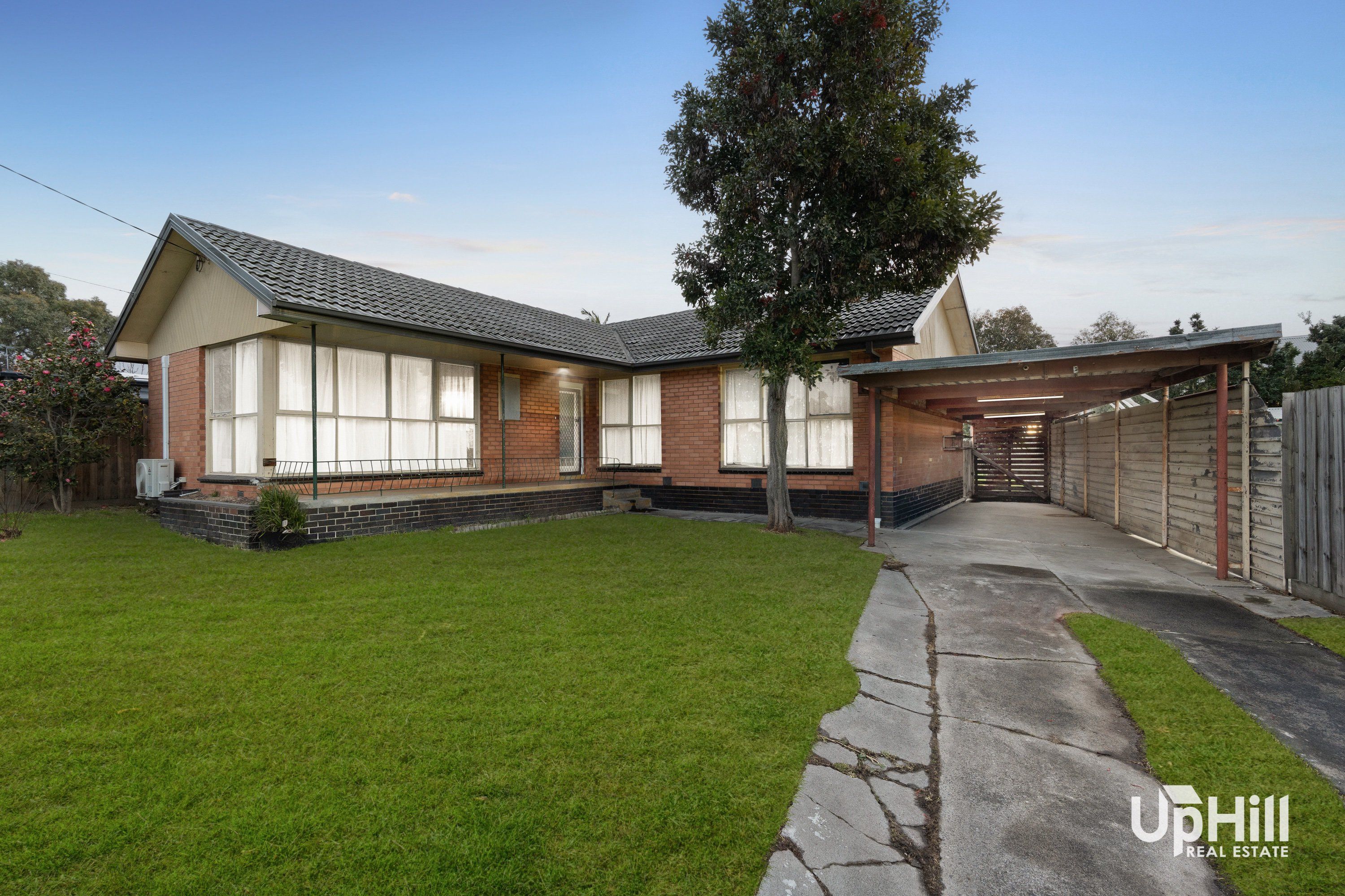 1 Parkland Avenue, Hampton Park - Thumbnail 2