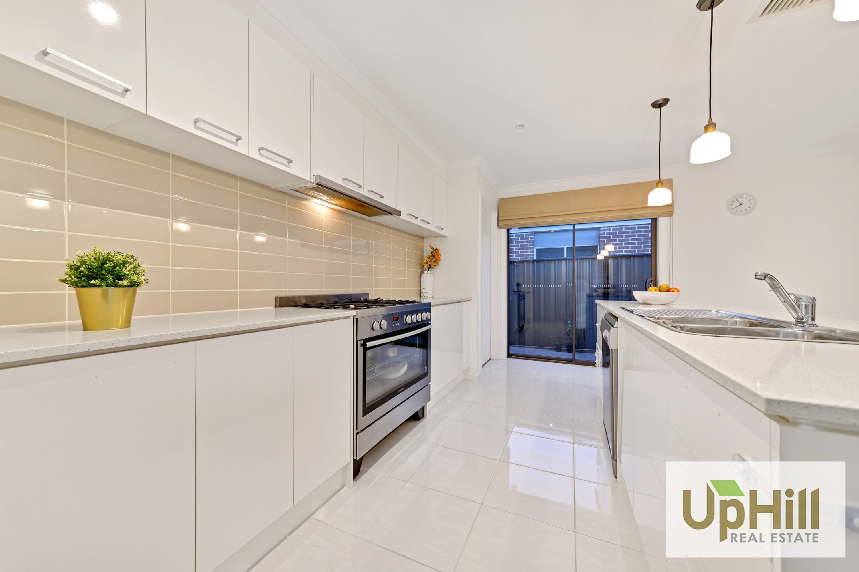 6 SALERNO WAY, Clyde North - Thumbnail 5