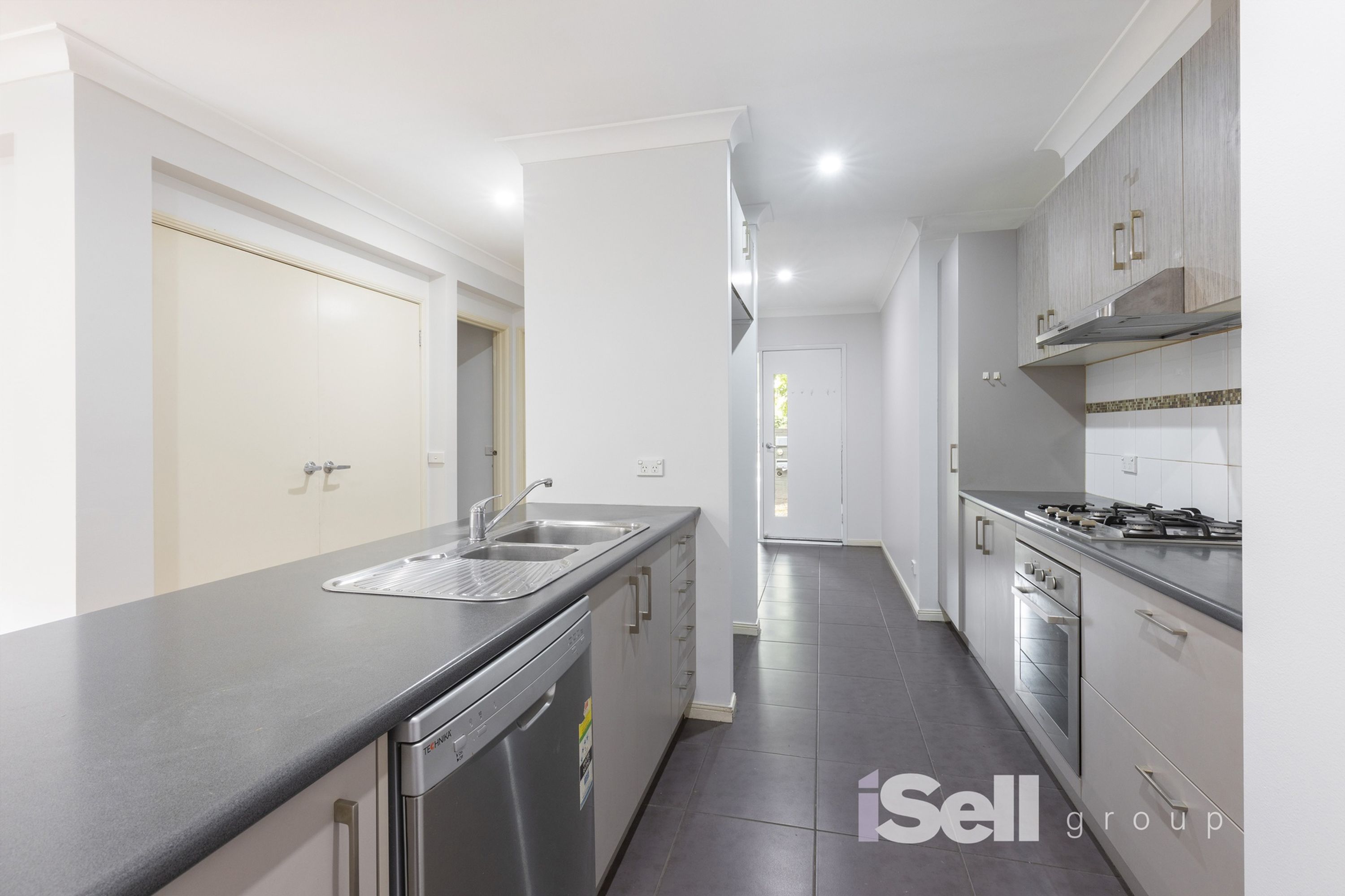 93 Keneally St, Dandenong - Thumbnail 6