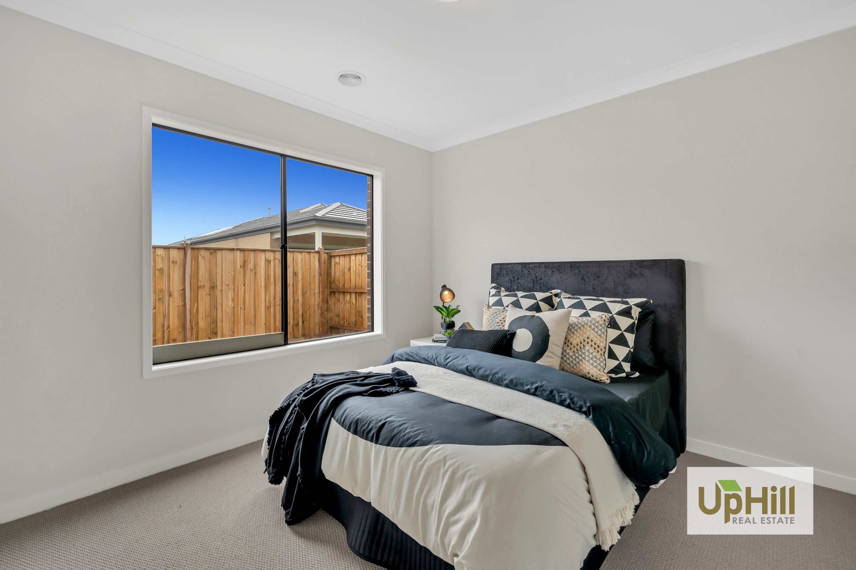 90 Borthwick Parade, Clyde North - Thumbnail 8