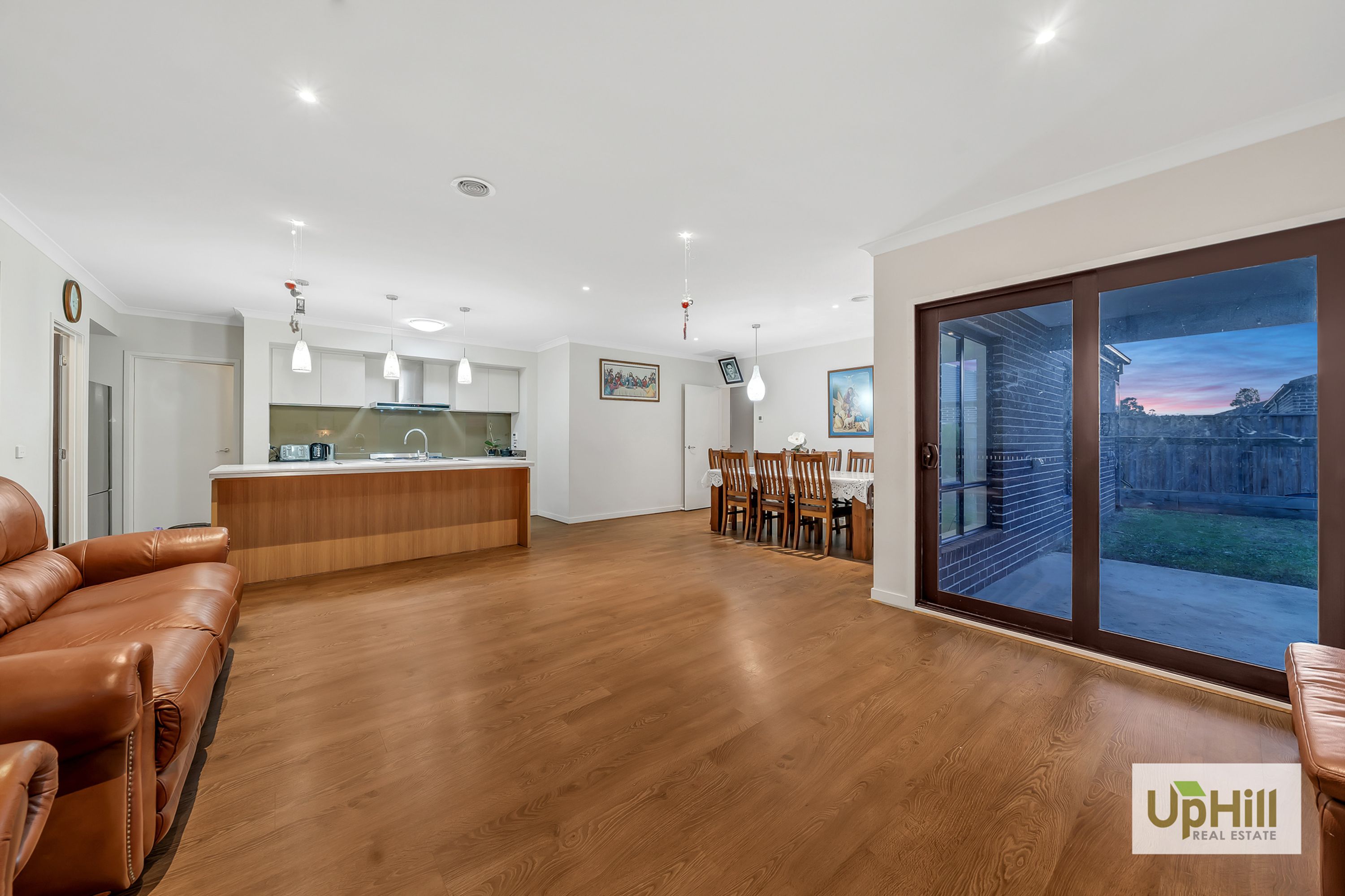 59 KILMARNOCK WAY, Cranbourne East - Thumbnail 2