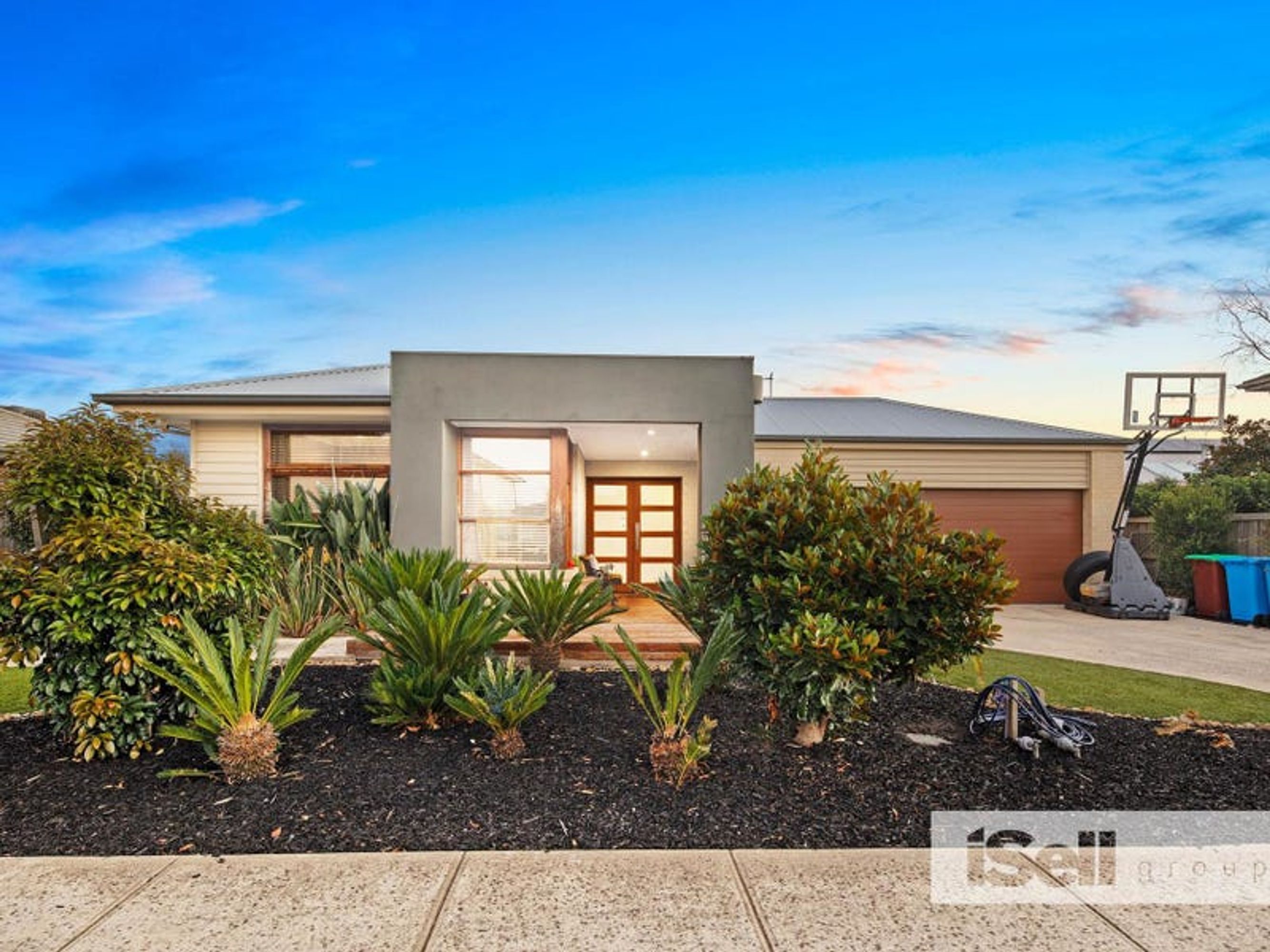 49 Wild Scotchman Way, Cranbourne East - Image 1