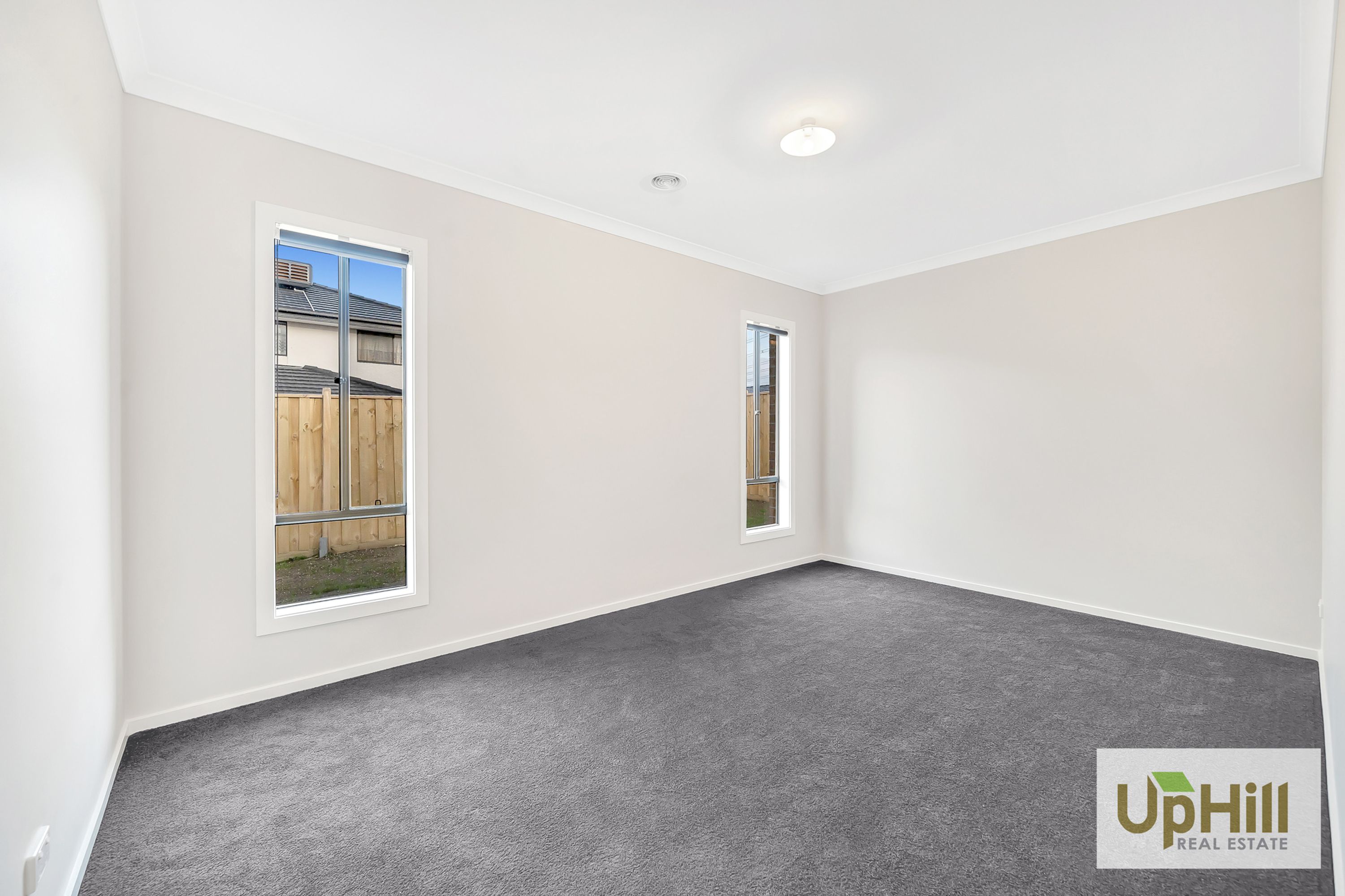 25 PARAGON DRIVE, Clyde North - Thumbnail 8