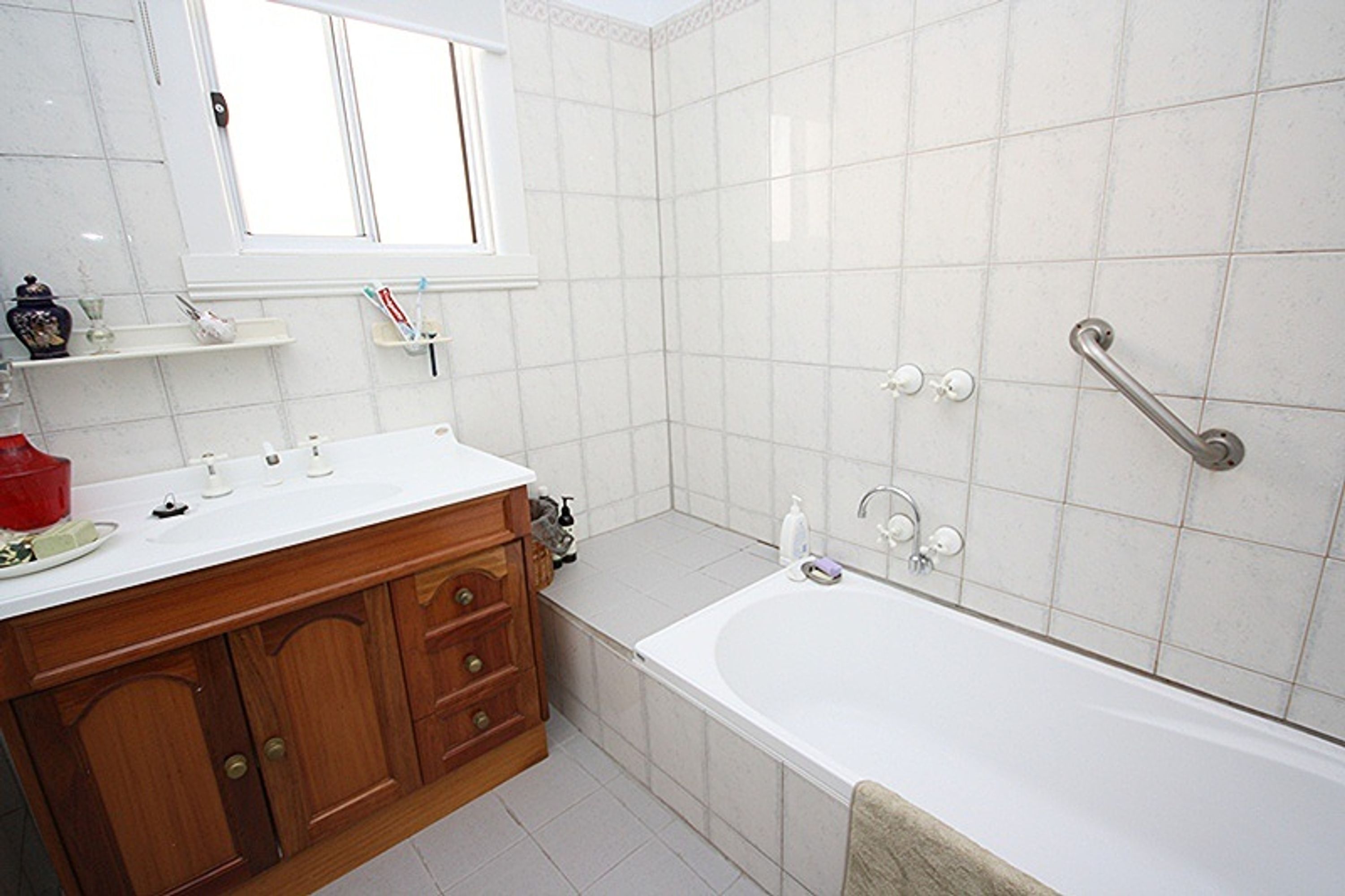 17 Federation Avenue, Horsham VIC 3400, Horsham - Thumbnail 3