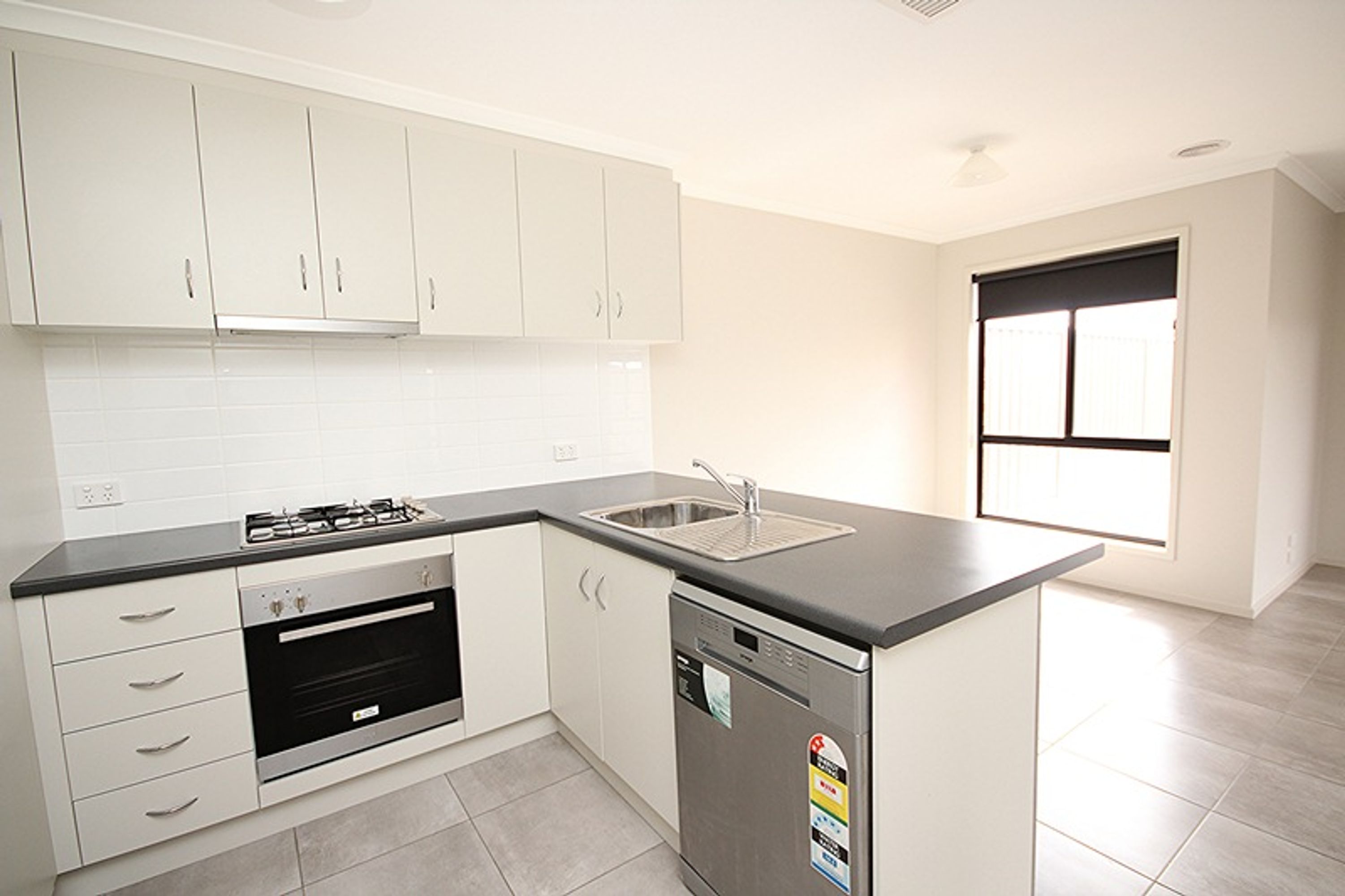 1/40 Vine Avenue, Horsham VIC 3400, Horsham - Thumbnail 2