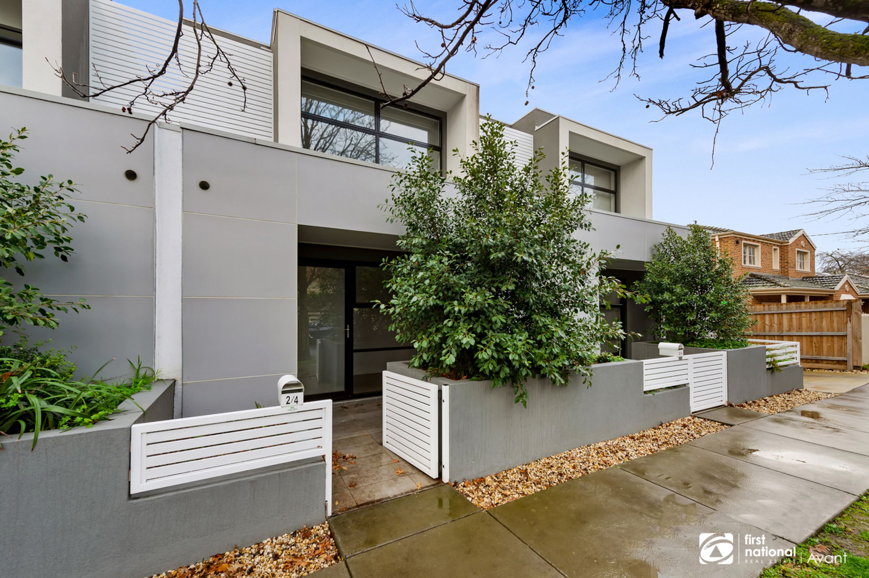 2/4 Luena Road, Balwyn North - Thumbnail 2