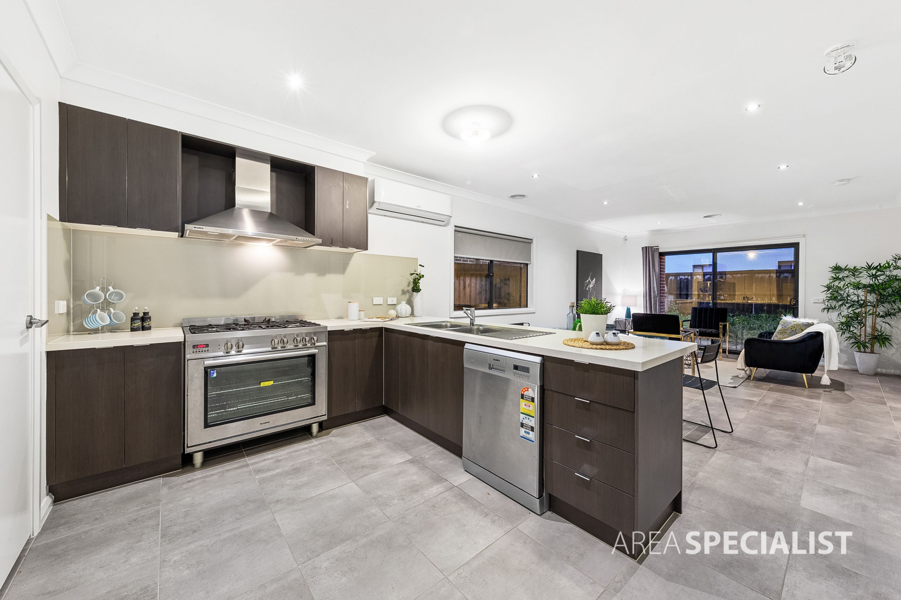 36 Tora Crescent, Fraser Rise VIC 3336, Fraser Rise - Thumbnail 4