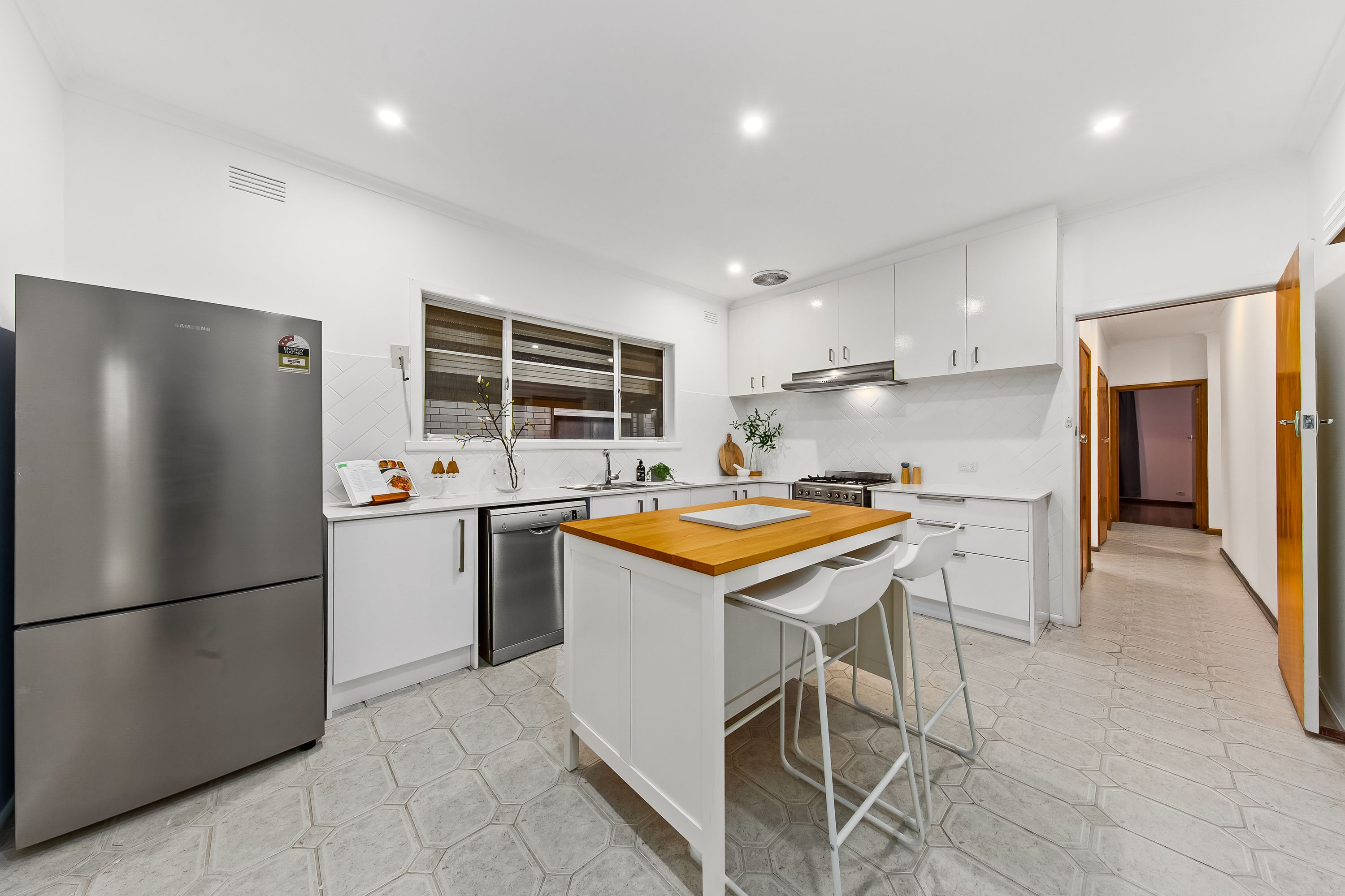 23 Willow Avenue, St Albans VIC 3021, St Albans - Thumbnail 3