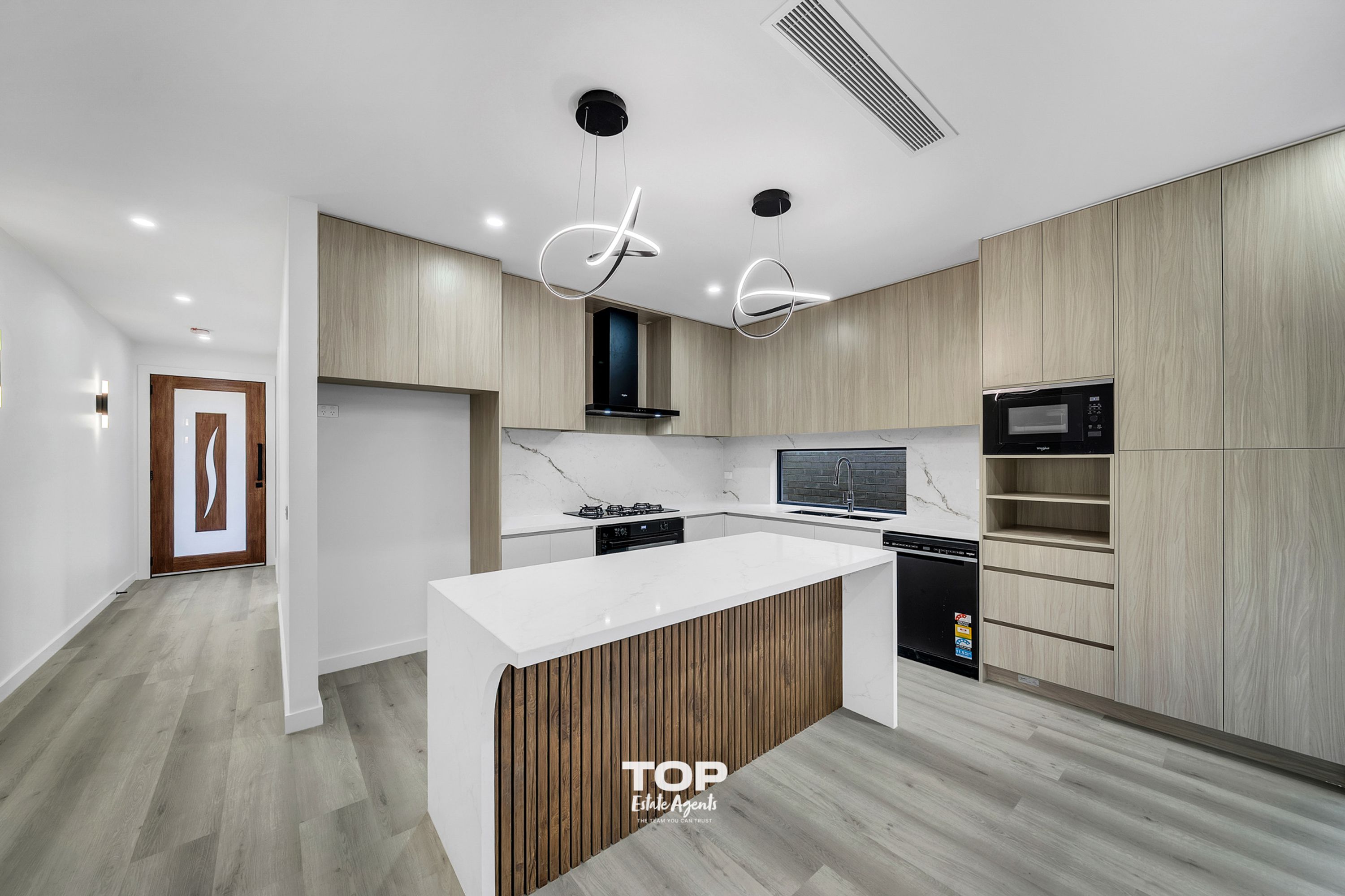 13 Celevan Street, Clyde North - Thumbnail 2