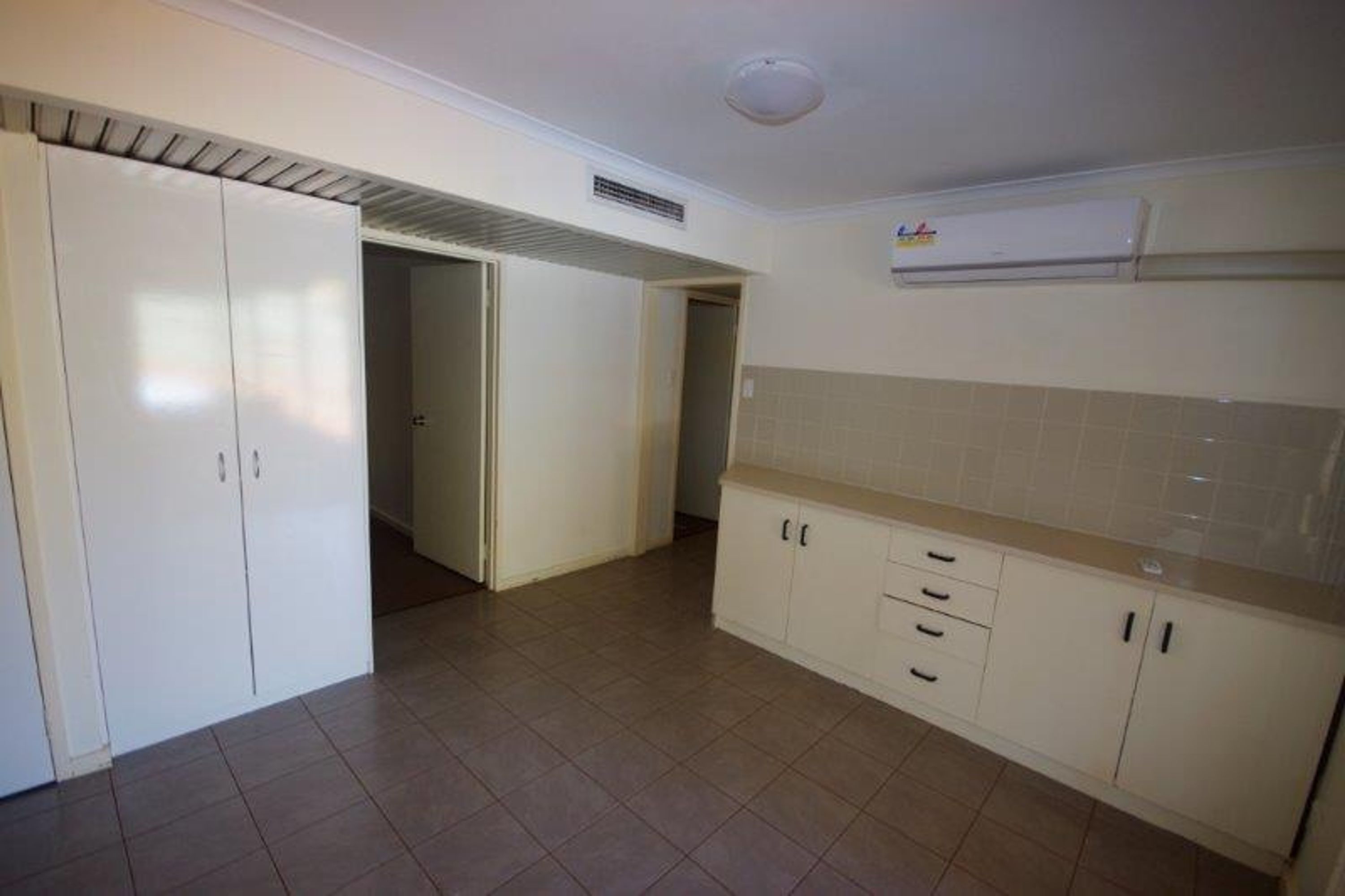 3 Kitchener Way, Newman, Newman - Thumbnail 5