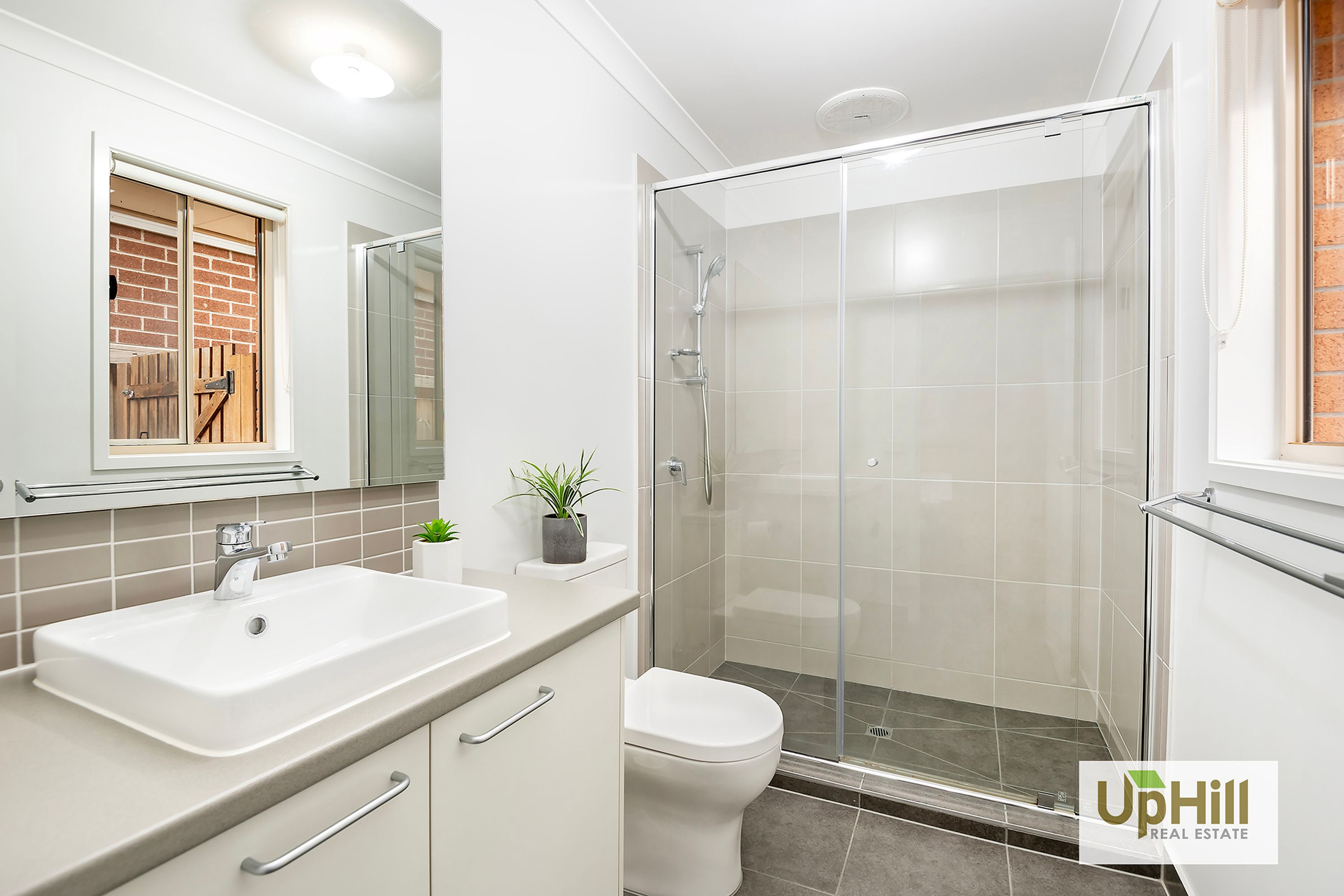 18 Lancelot Avenue, Clyde - Thumbnail 5
