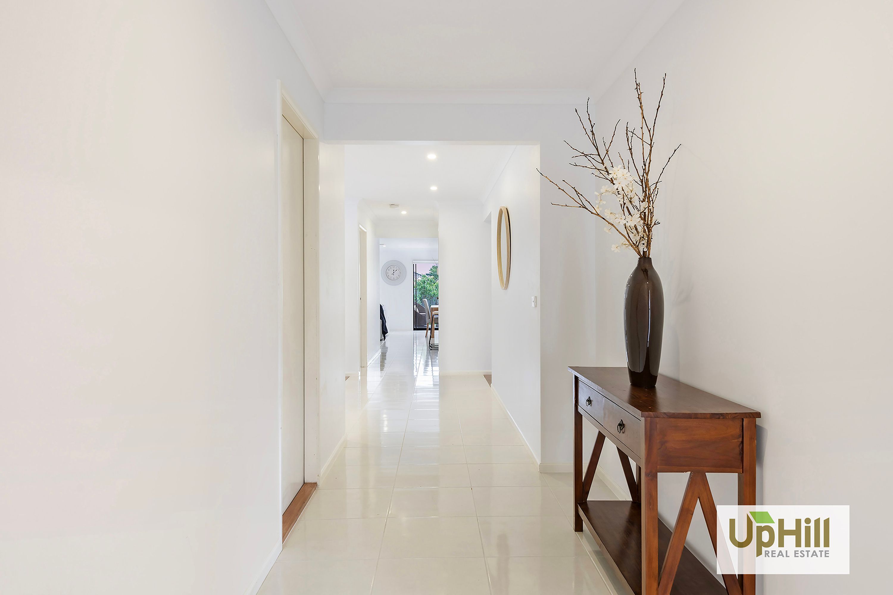 12 BARTER CRESCENT, Cranbourne East - Thumbnail 2