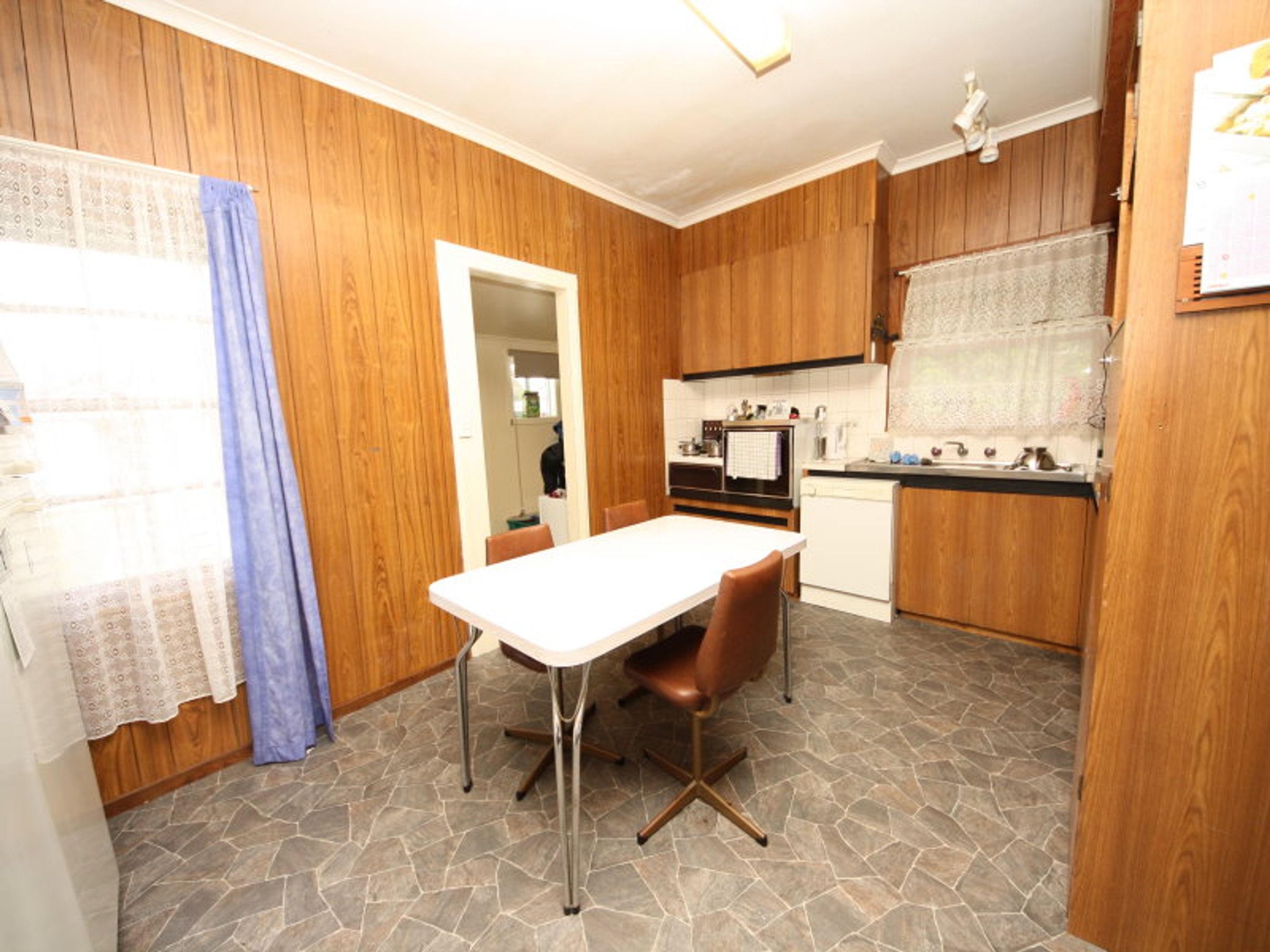 12 Churchill Road, Horsham VIC 3400, Horsham - Thumbnail 4