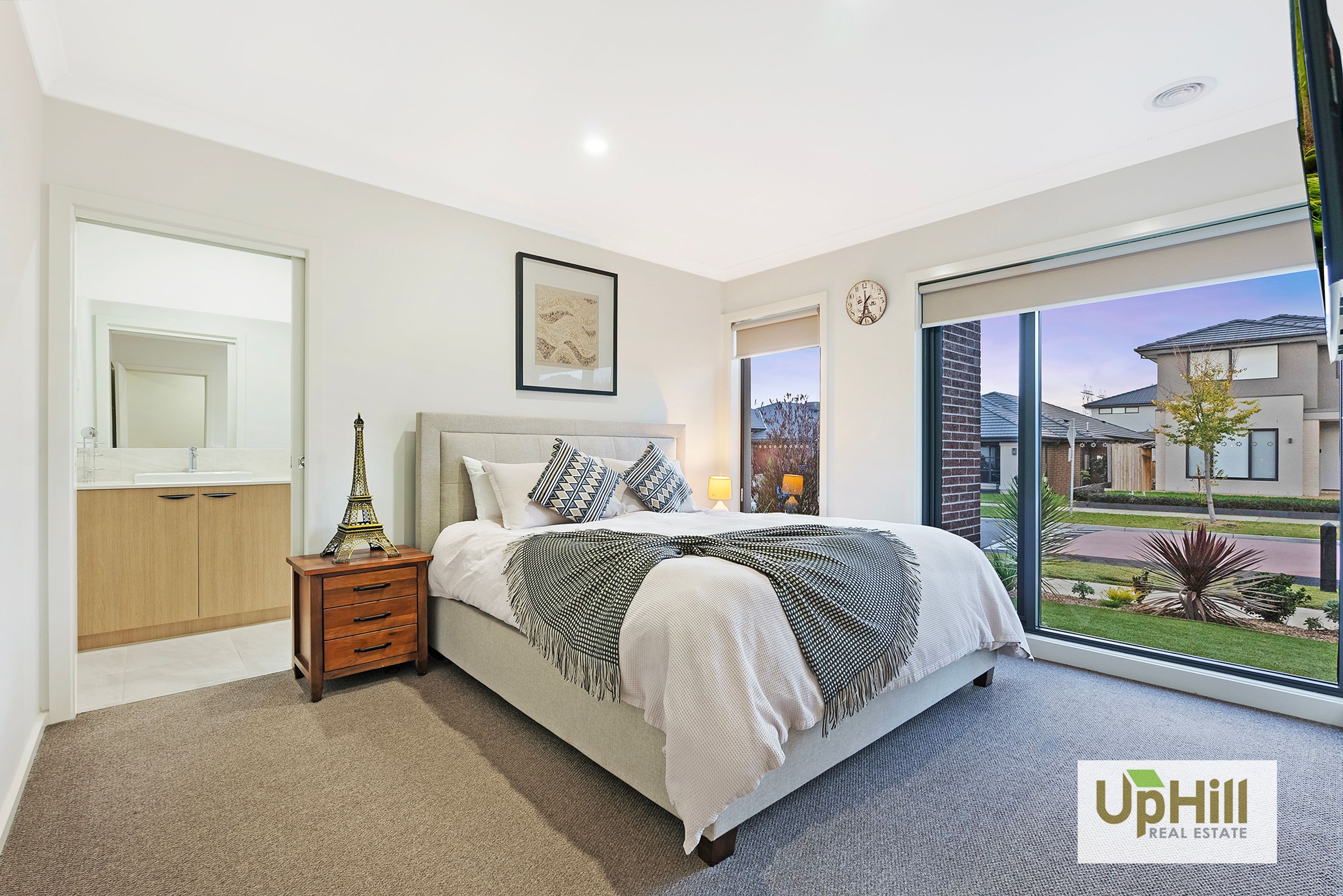 18 Eiger Street, Clyde North - Thumbnail 3