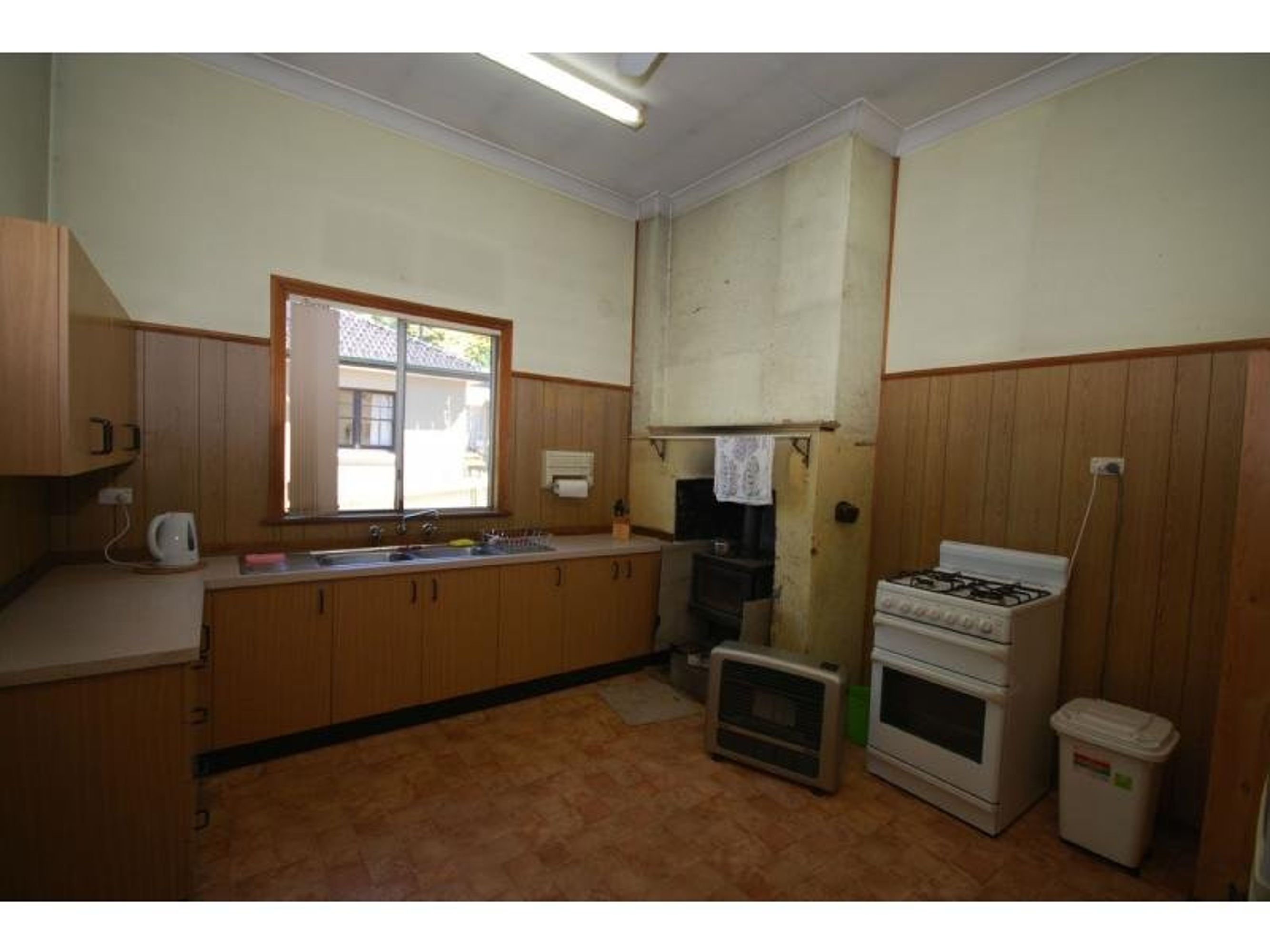 33 Carrington Avenue, Katoomba - Thumbnail 3