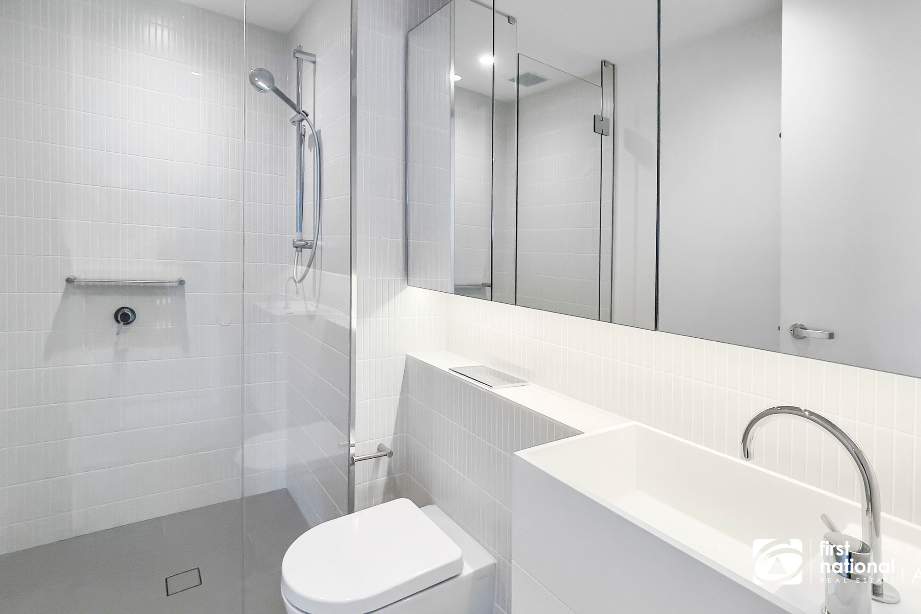 6312/70 Southbank Boulevard, Southbank - Thumbnail 3